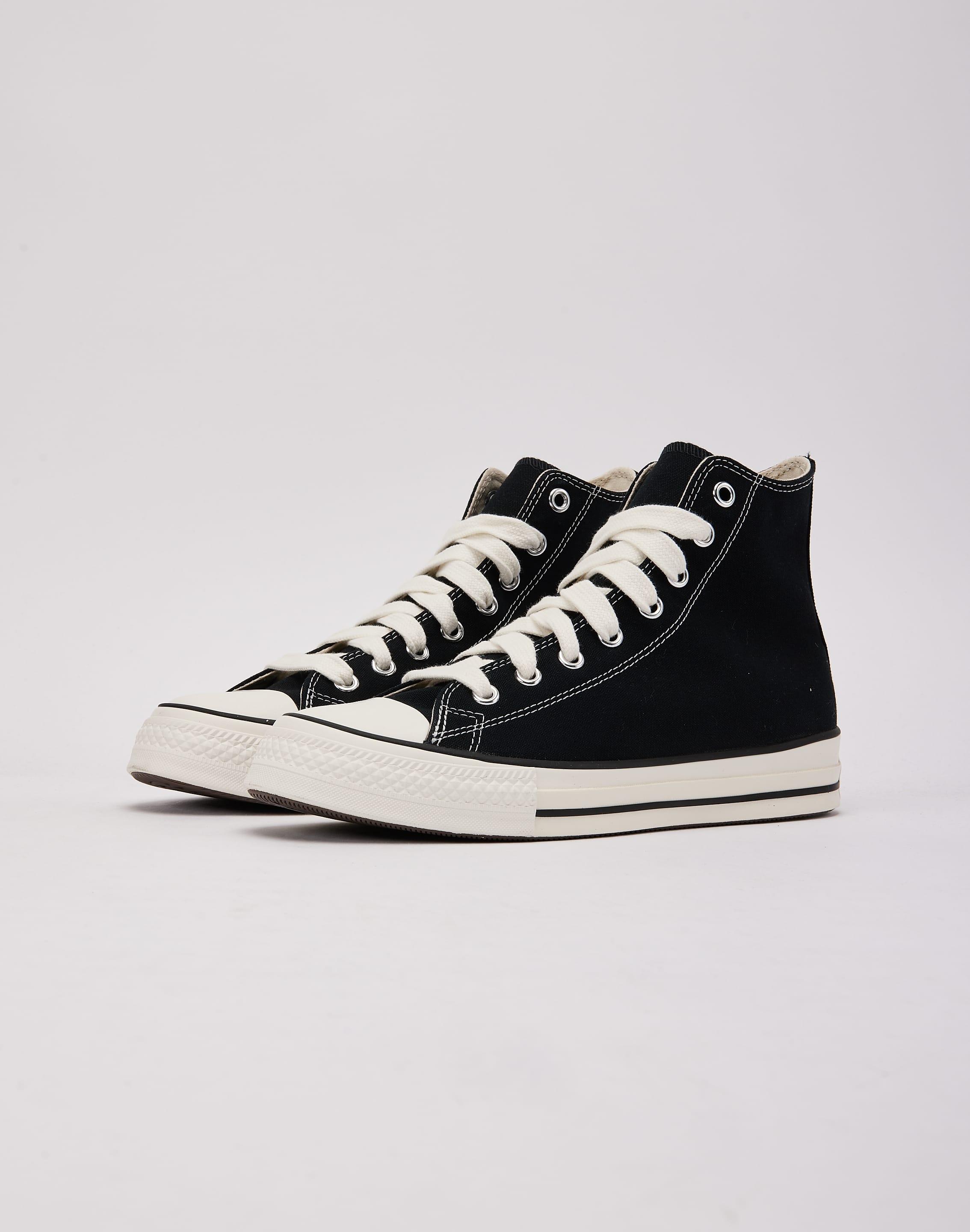 Photo of Converse Chuck Taylor Throwback Hi