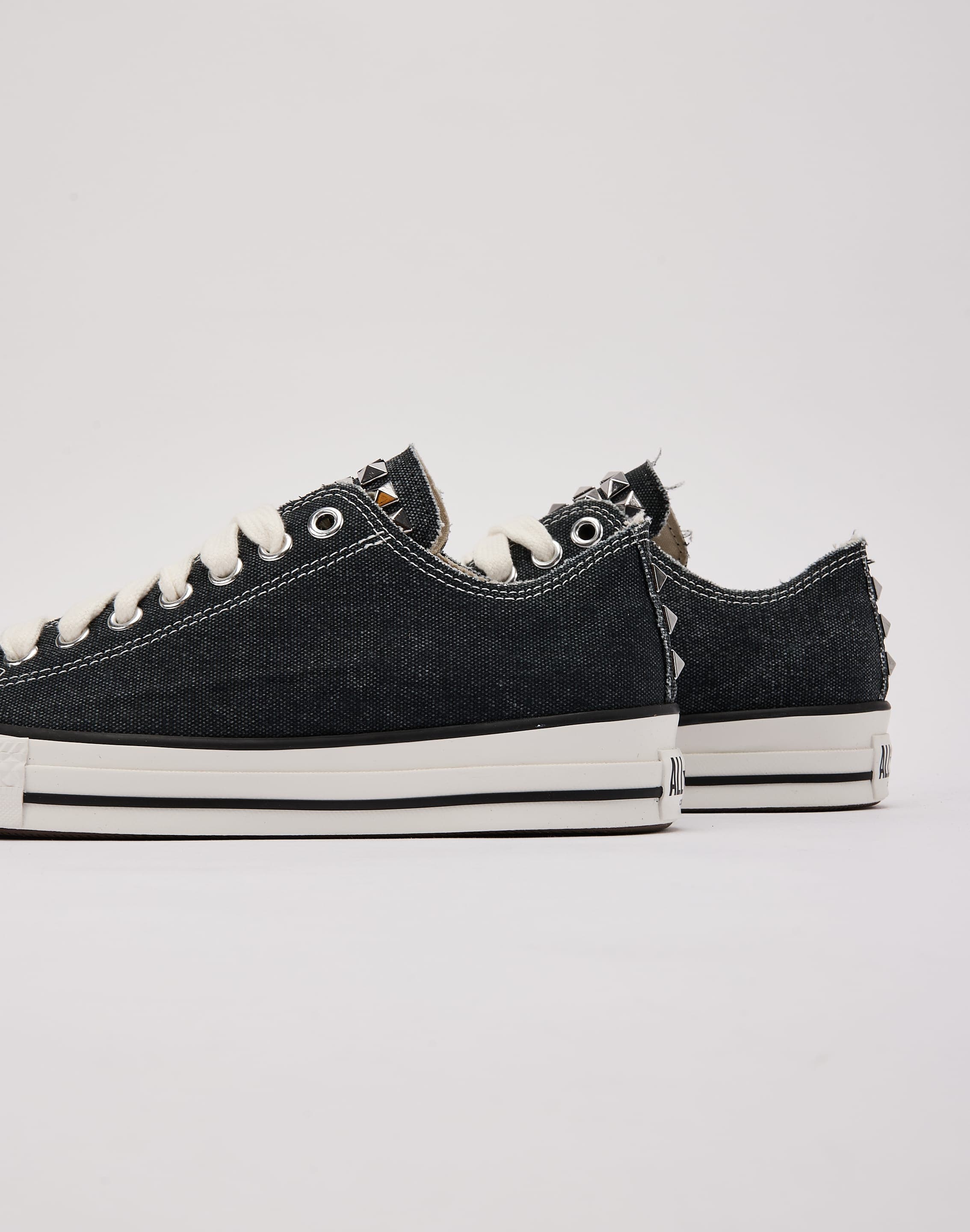 Photo of Converse Chuck Taylor Studded Throwback Low OX