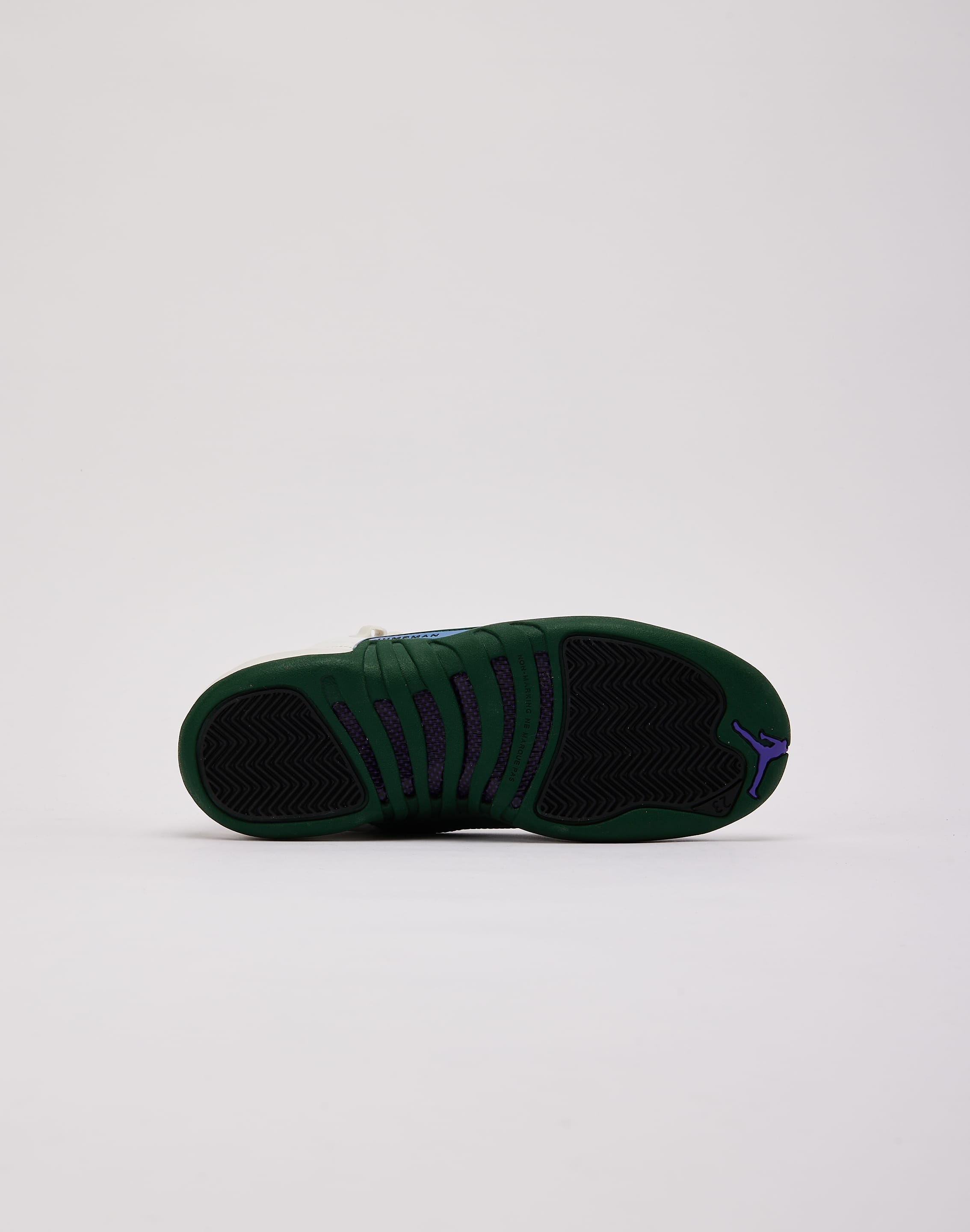Jordan Air Jordan 12 Retro 'Summit White and Gorge Green' Grade-School, image 4 of 6
