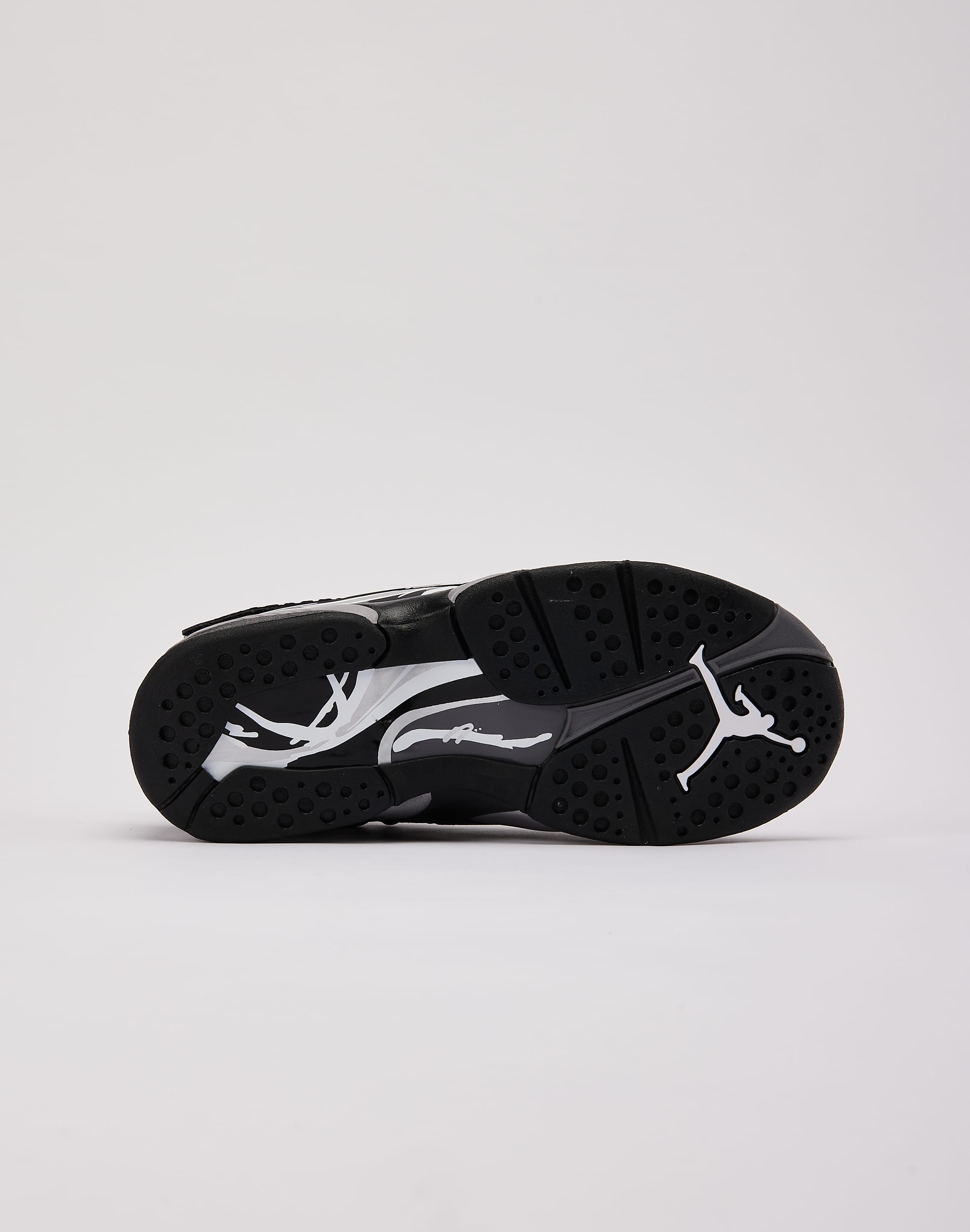 Photo of Jordan Air Jordan 8 Retro 'Chrome' Grade-School