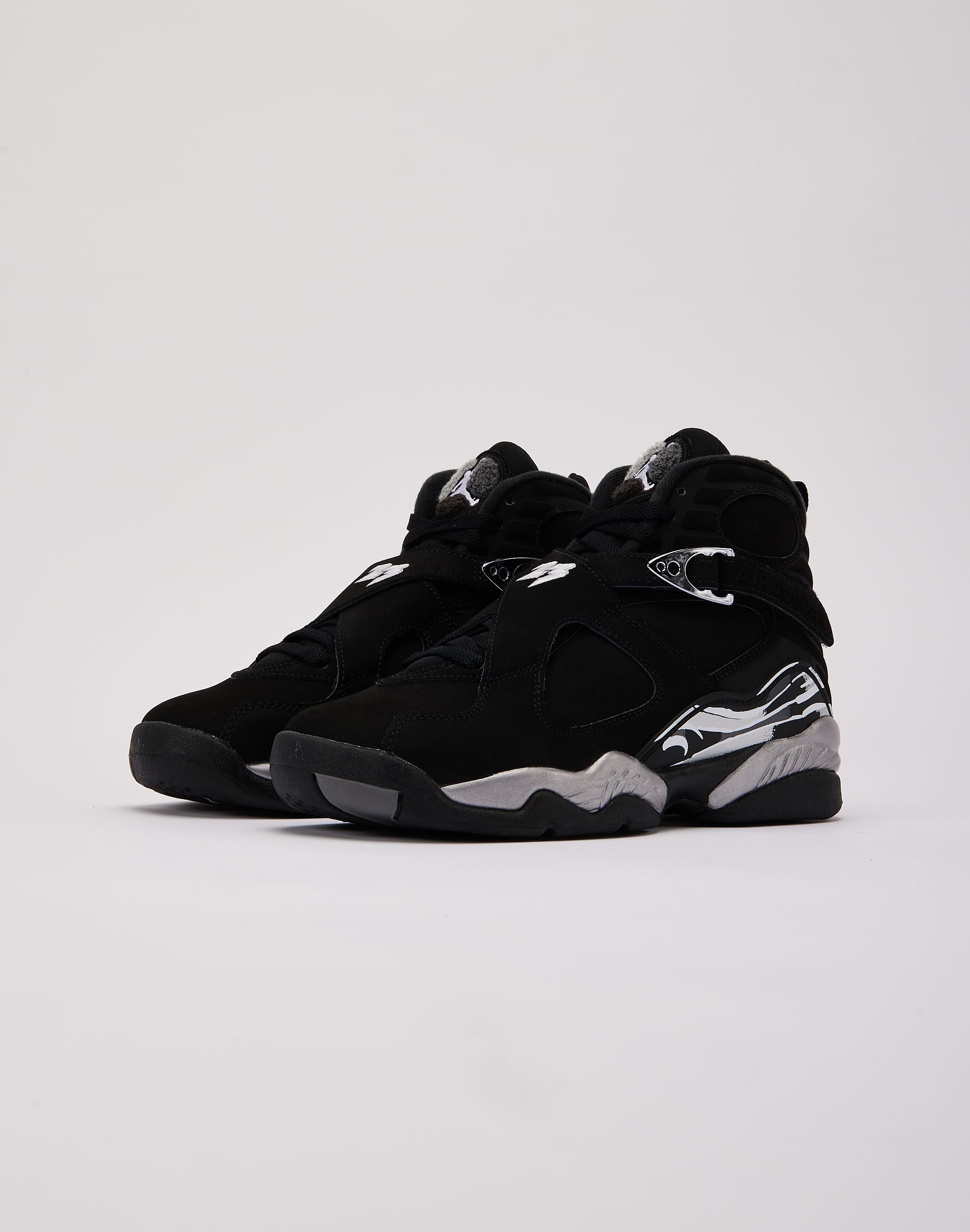 Photo of Jordan Air Jordan 8 Retro 'Chrome' Grade-School