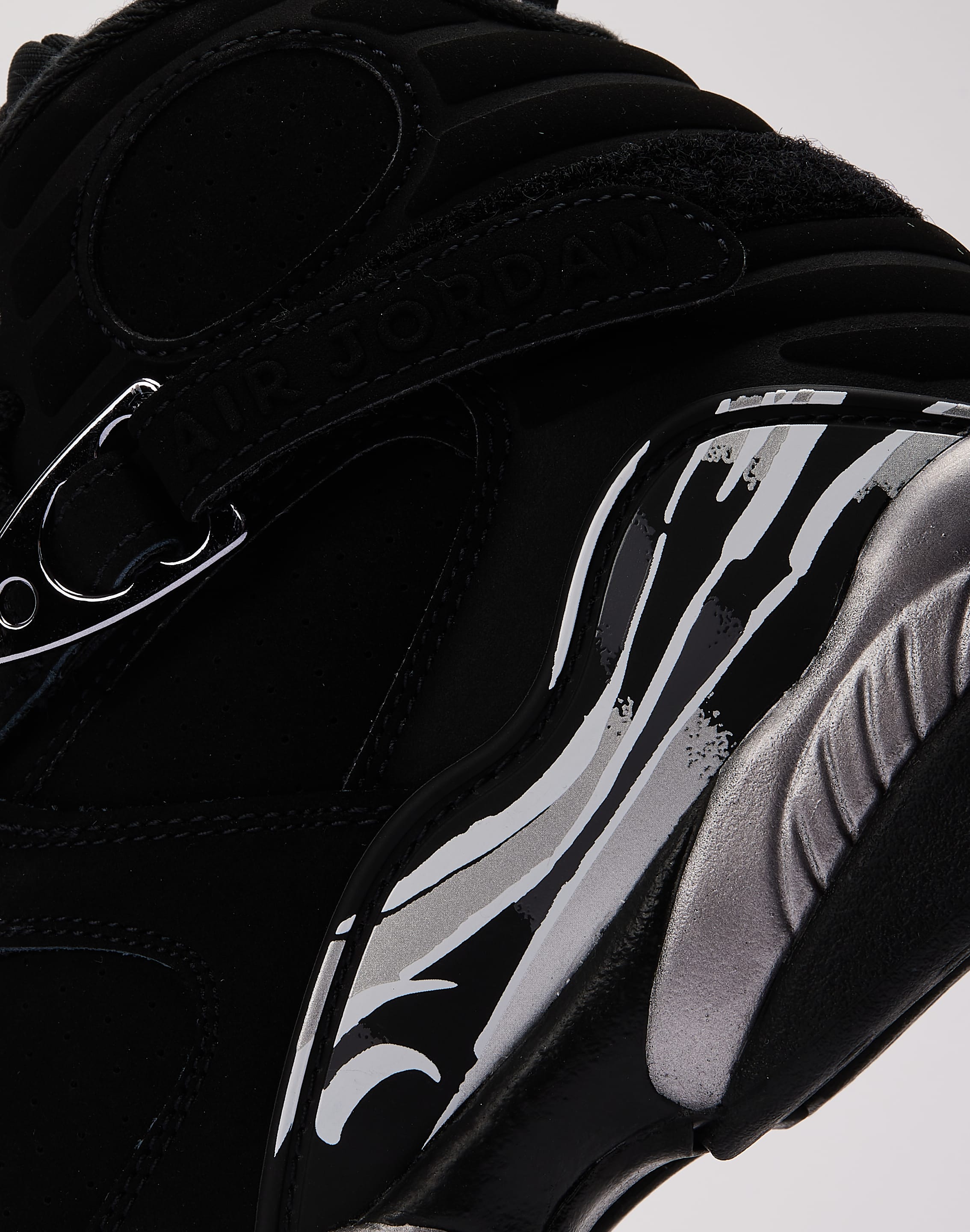 Photo of Jordan Air Jordan 8 Retro 'Chrome' Grade-School