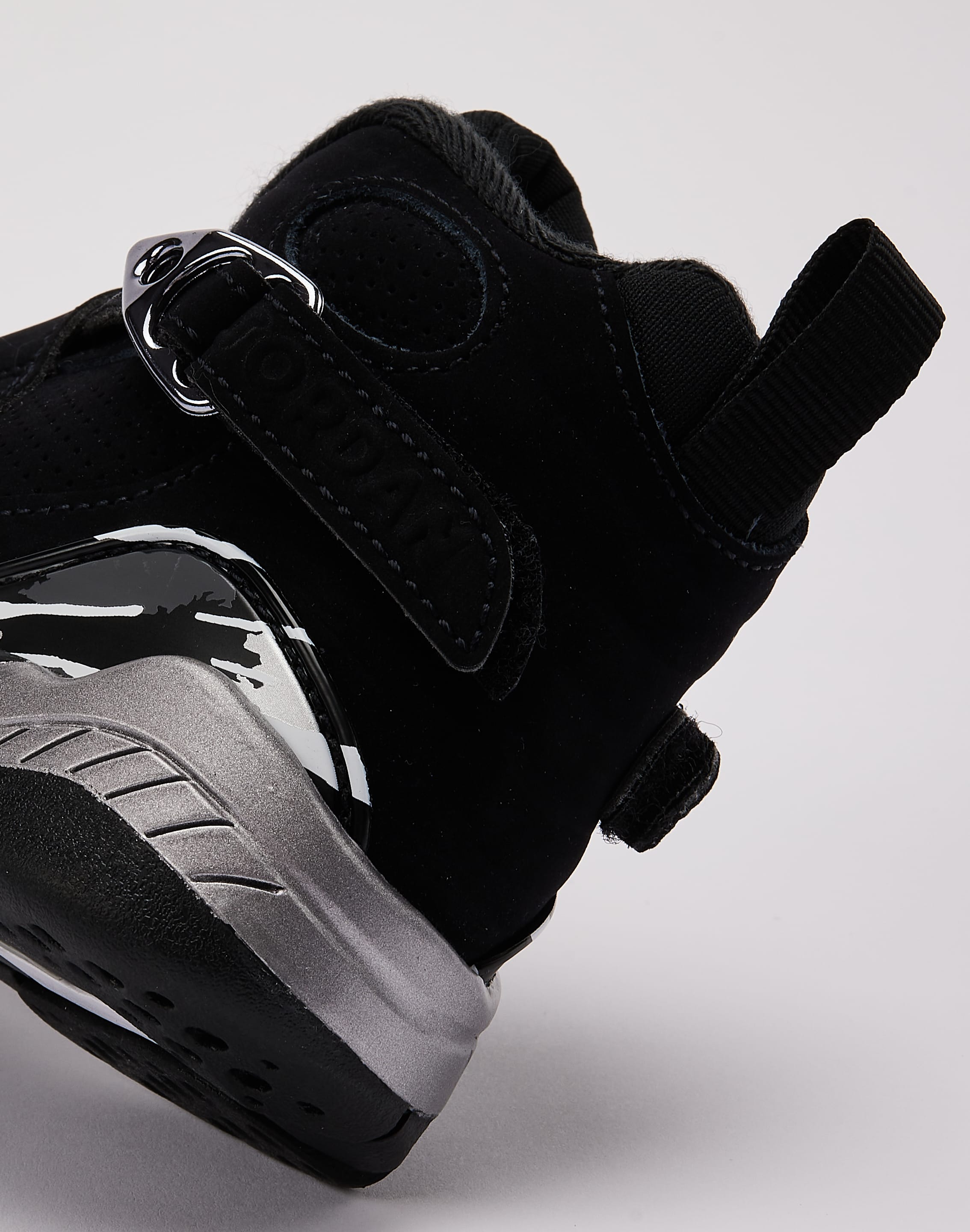 Photo of Jordan Air Jordan 8 Retro 'Chrome' Pre-School