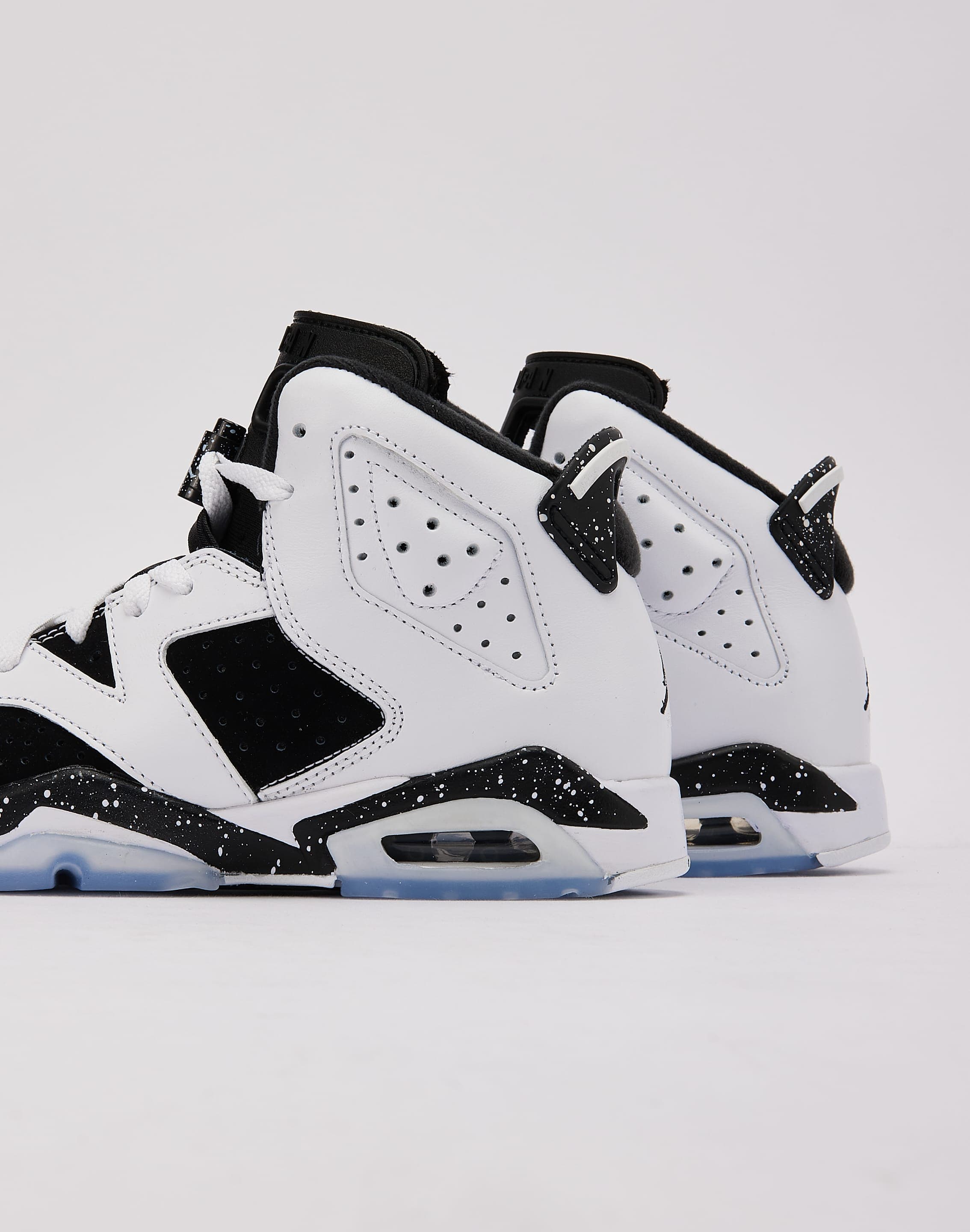 Photo of Jordan Air Jordan 6 Retro 'Oreo' Grade-School