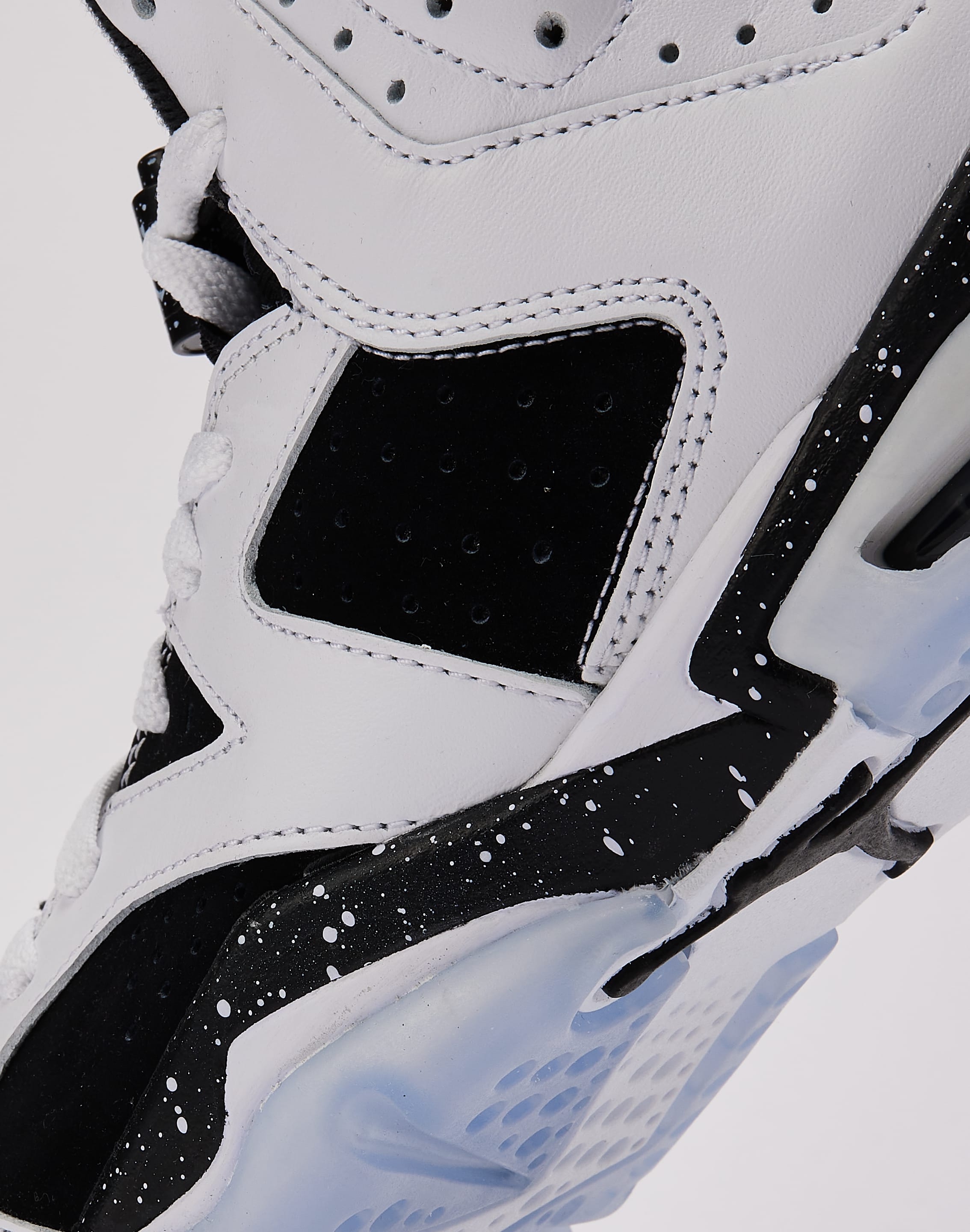Photo of Jordan Air Jordan 6 Retro 'Oreo' Grade-School