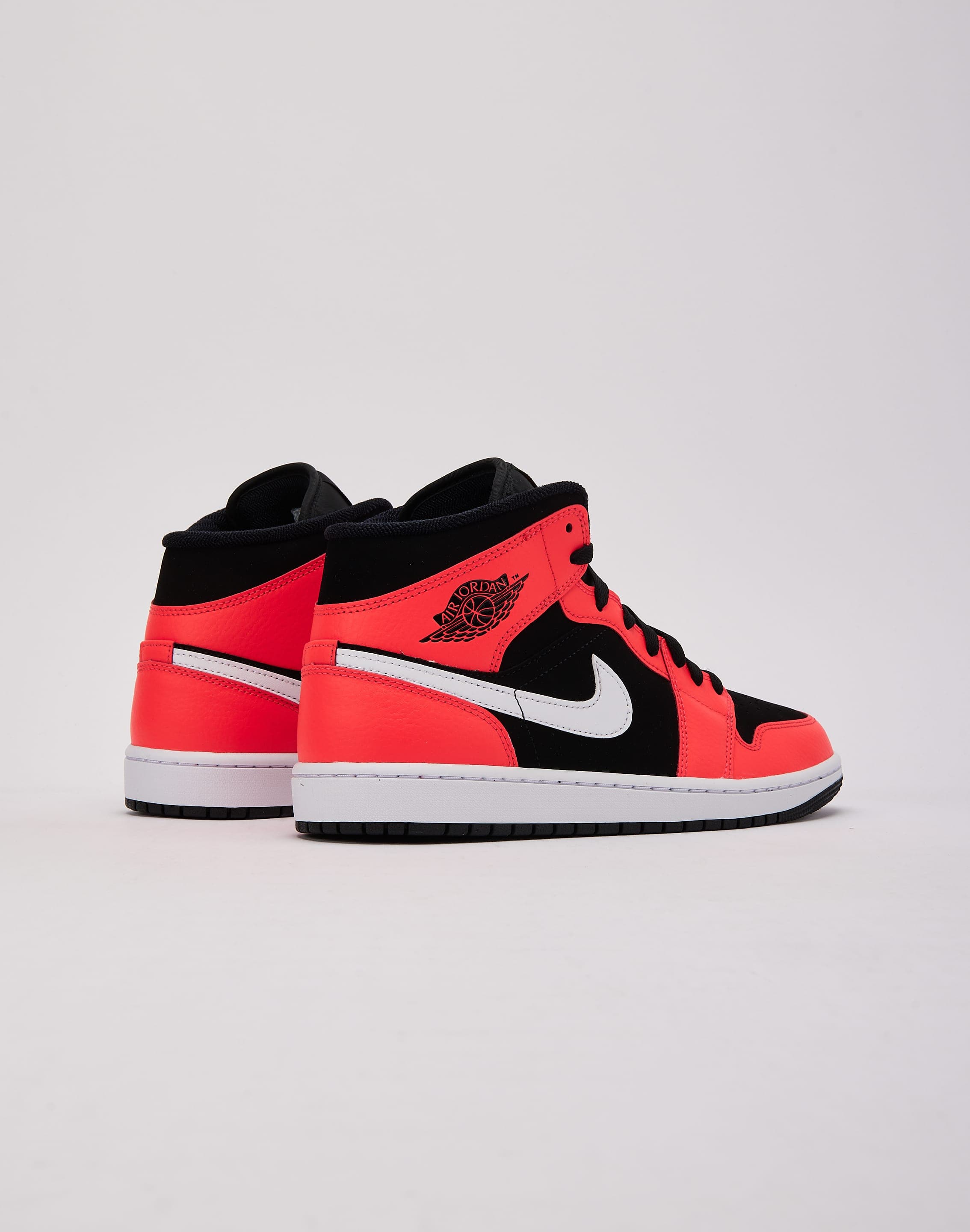 Photo of Jordan Air Jordan 1 Mid