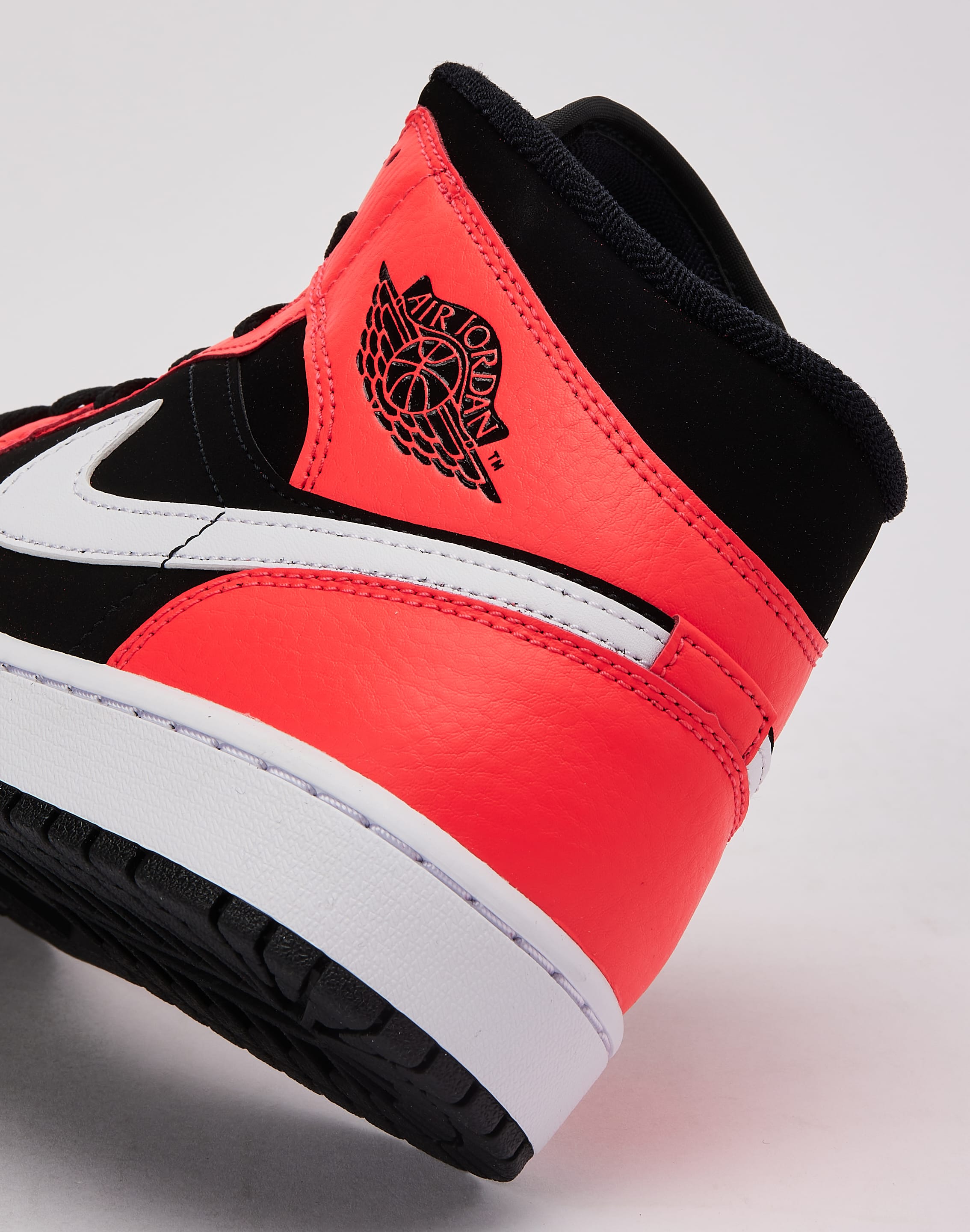 Photo of Jordan Air Jordan 1 Mid