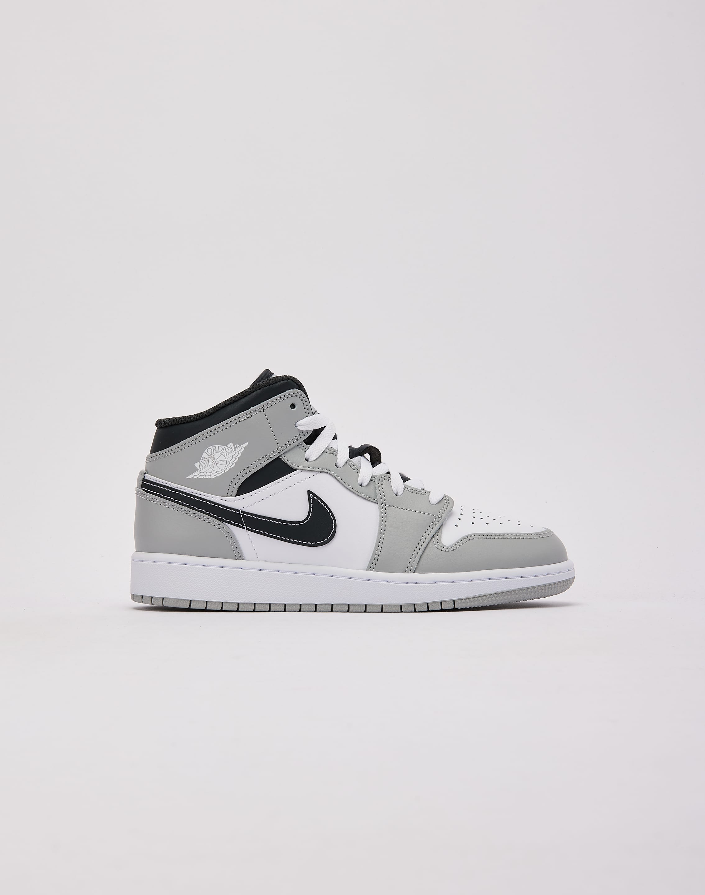 Photo of Jordan Air Jordan 1 Mid Grade-School