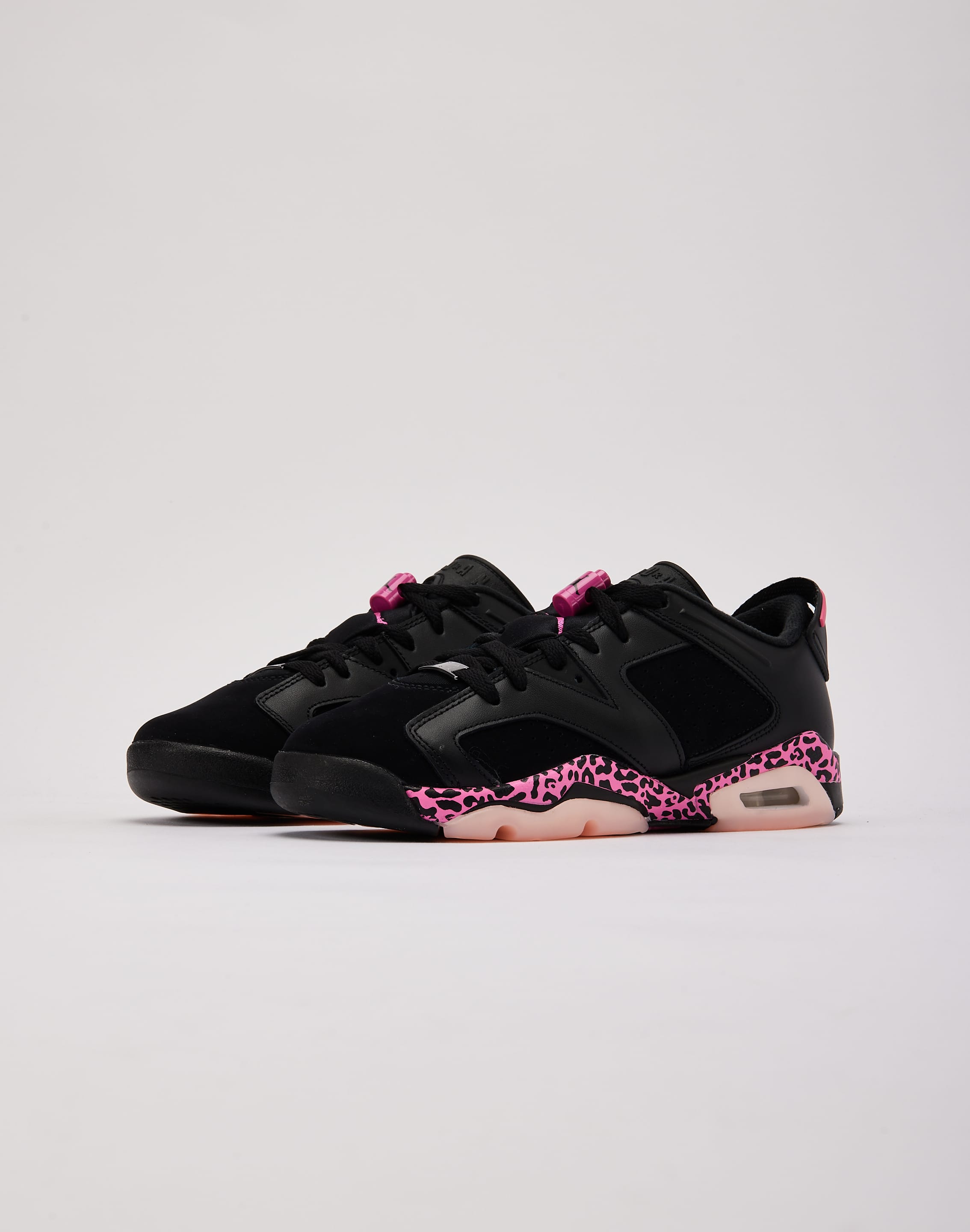 Photo of Jordan Air Jordan 6 Retro Low Grade-School