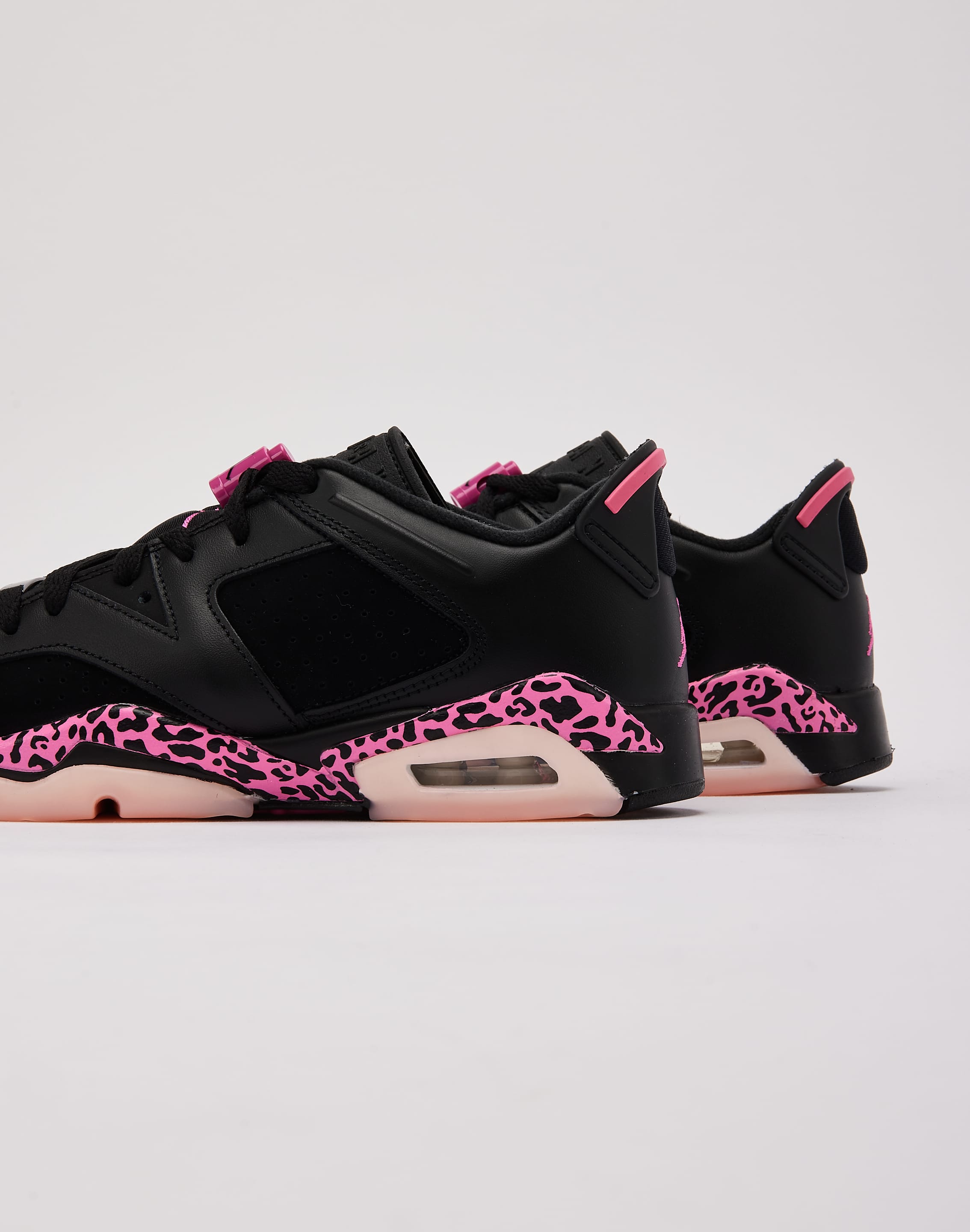Photo of Jordan Air Jordan 6 Retro Low Grade-School