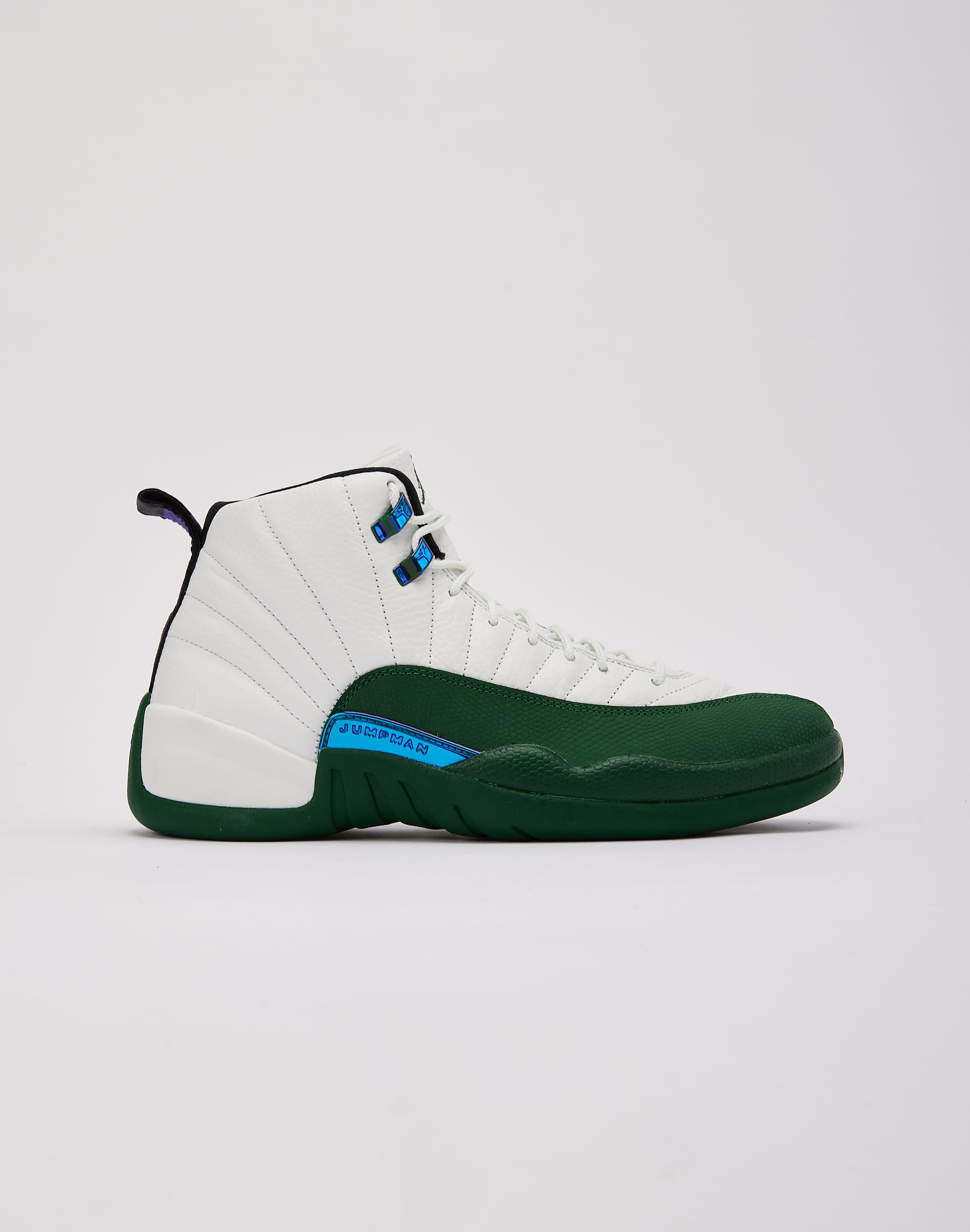 Photo of Jordan Air Jordan 12 Retro 'Summit White and Gorge Green' Grade-School