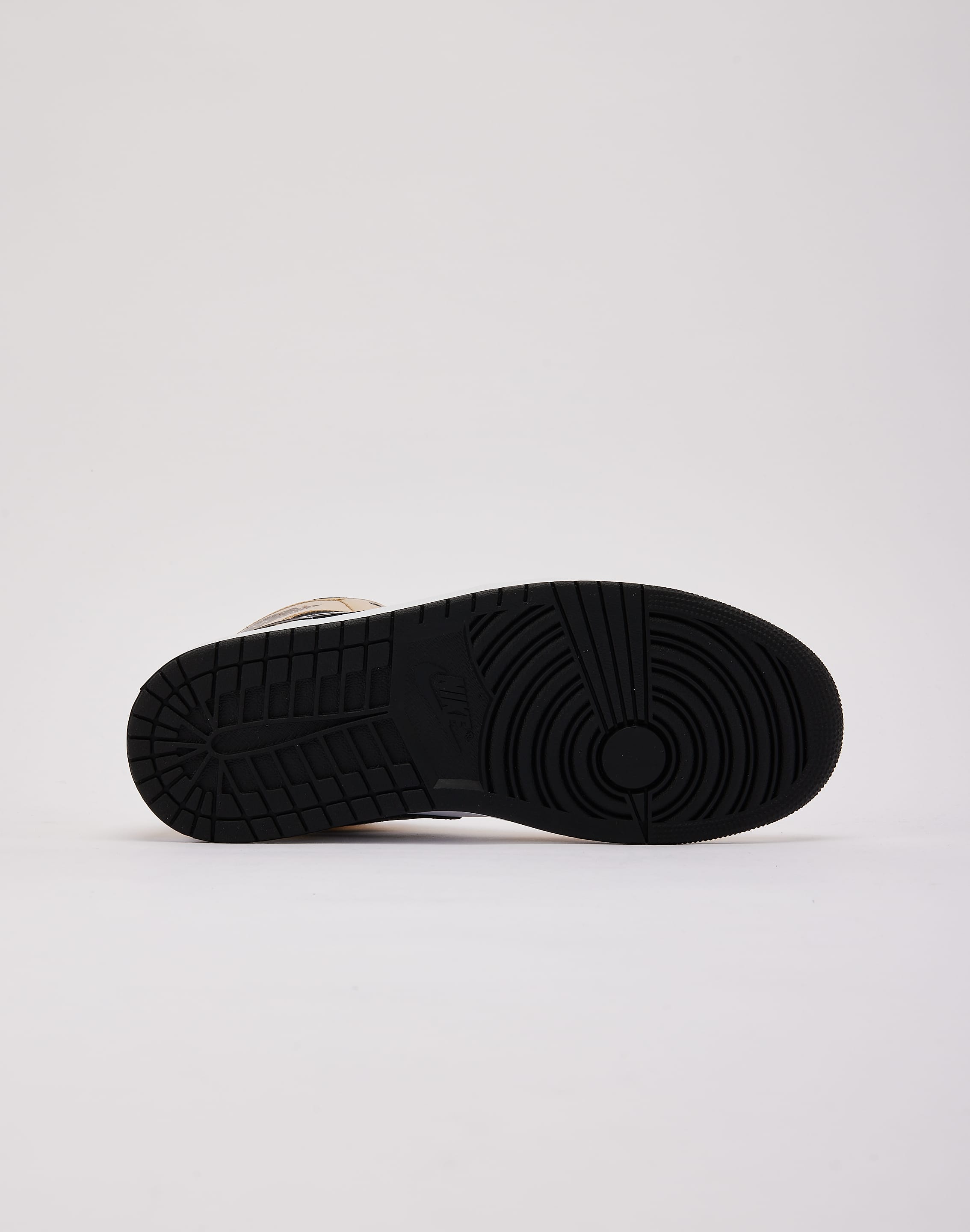 Photo of Jordan Air Jordan 1 Mid SE