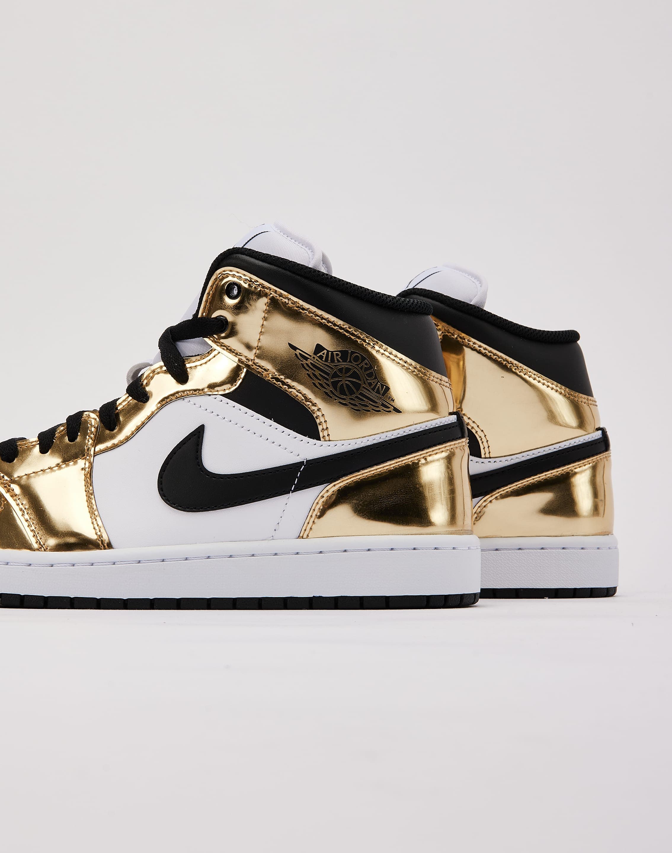 Photo of Jordan Air Jordan 1 Mid SE