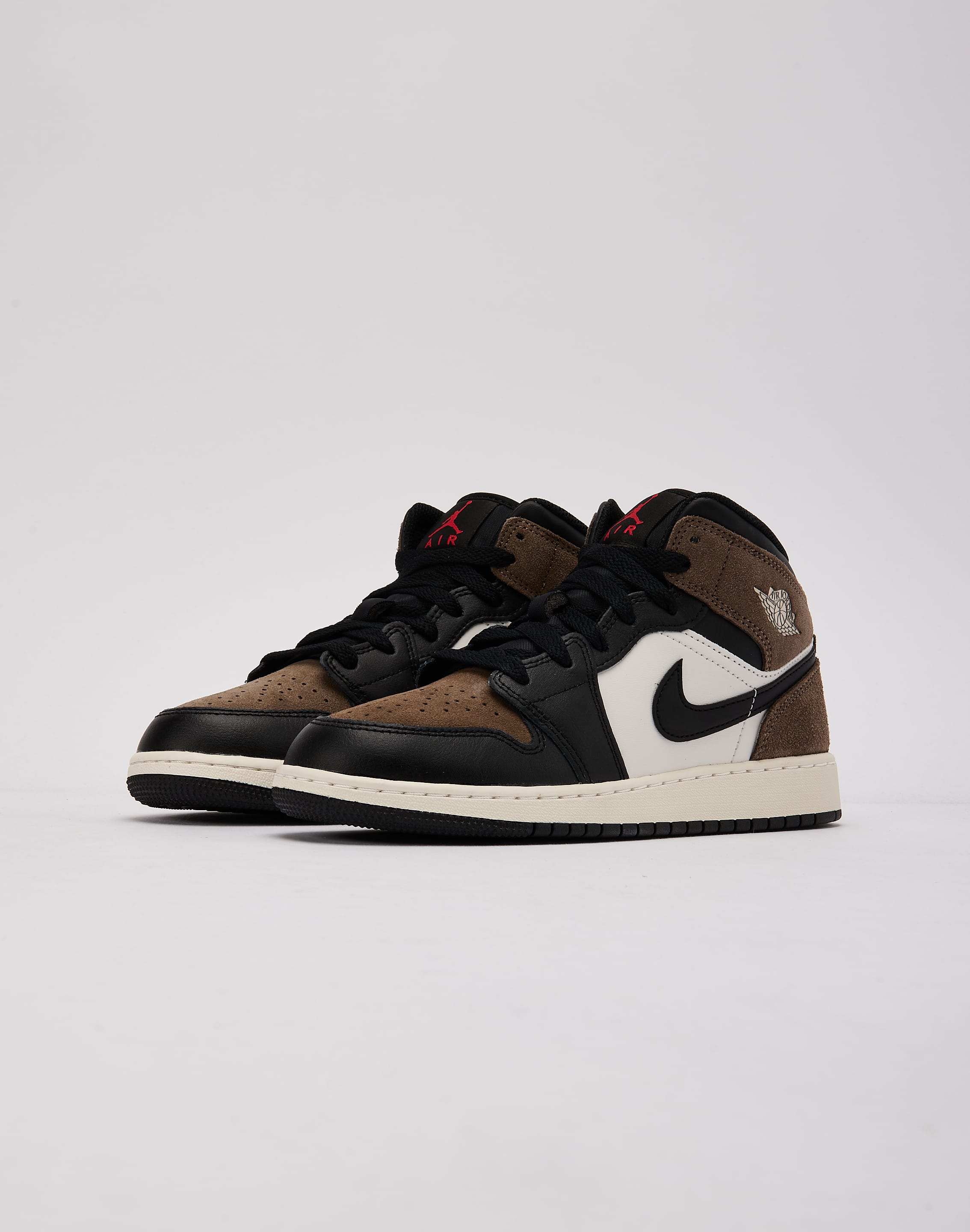 Photo of Jordan Air Jordan 1 Mid Grade-School