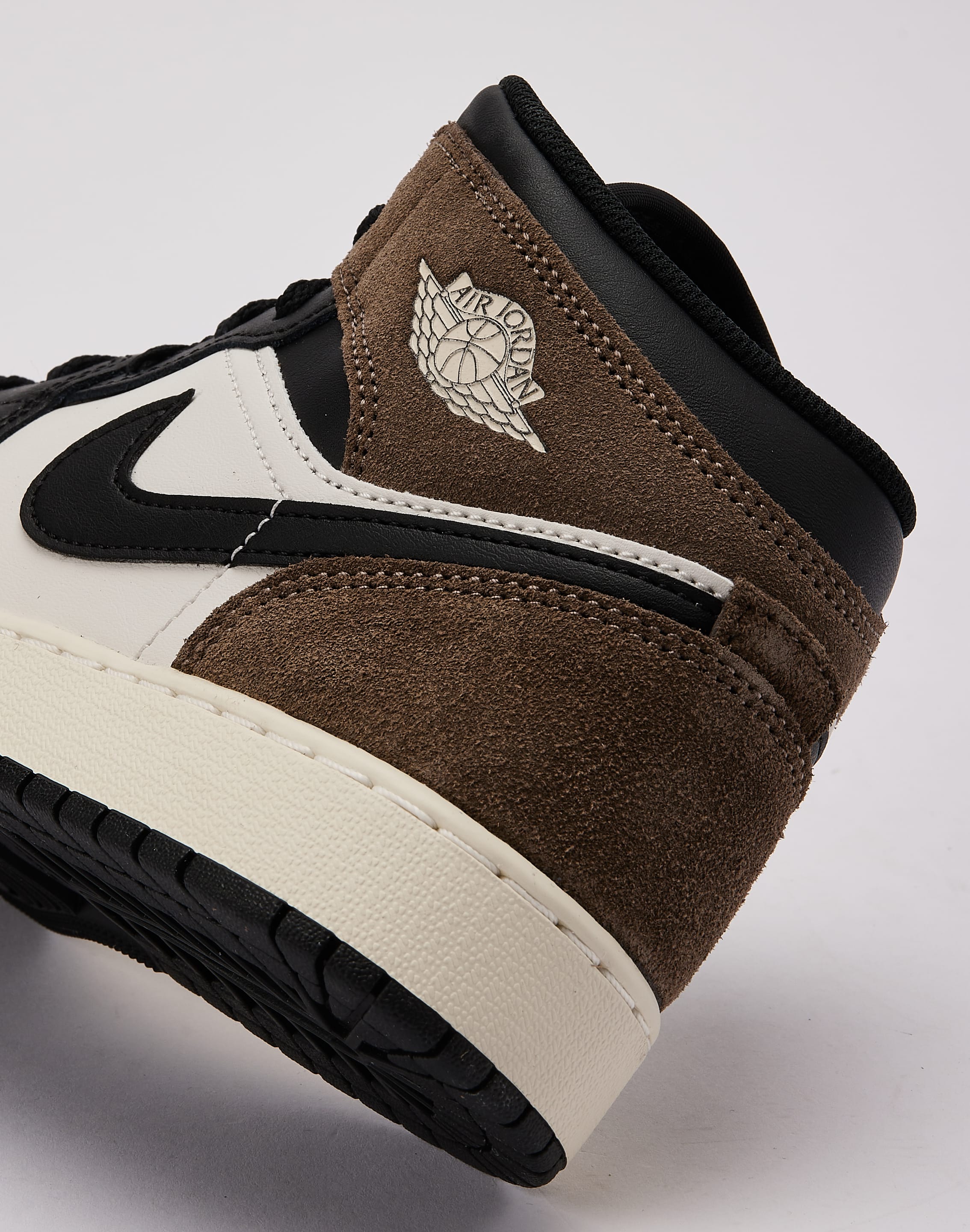 Photo of Jordan Air Jordan 1 Mid Grade-School