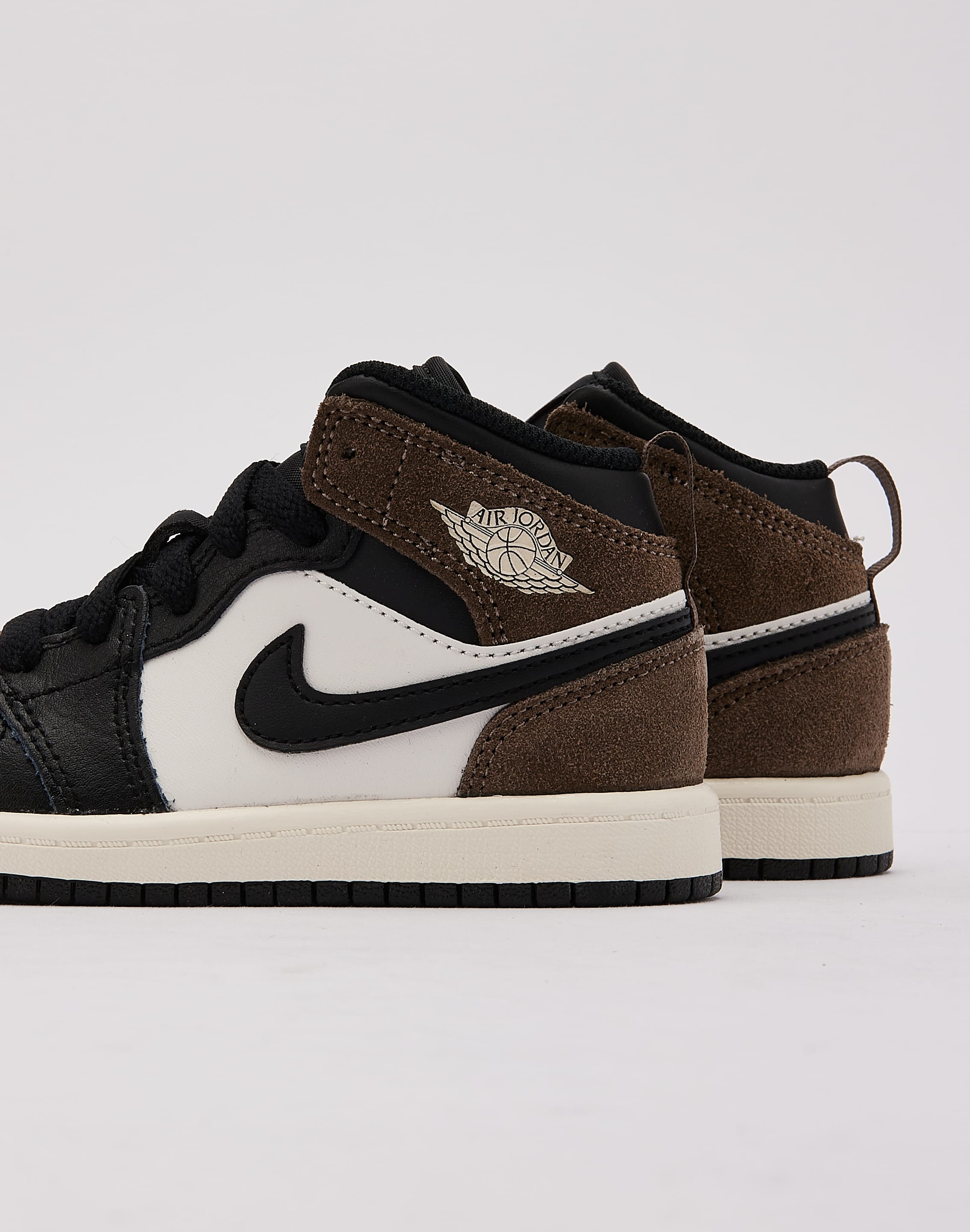 Photo of Jordan Air Jordan 1 Mid Pre-School