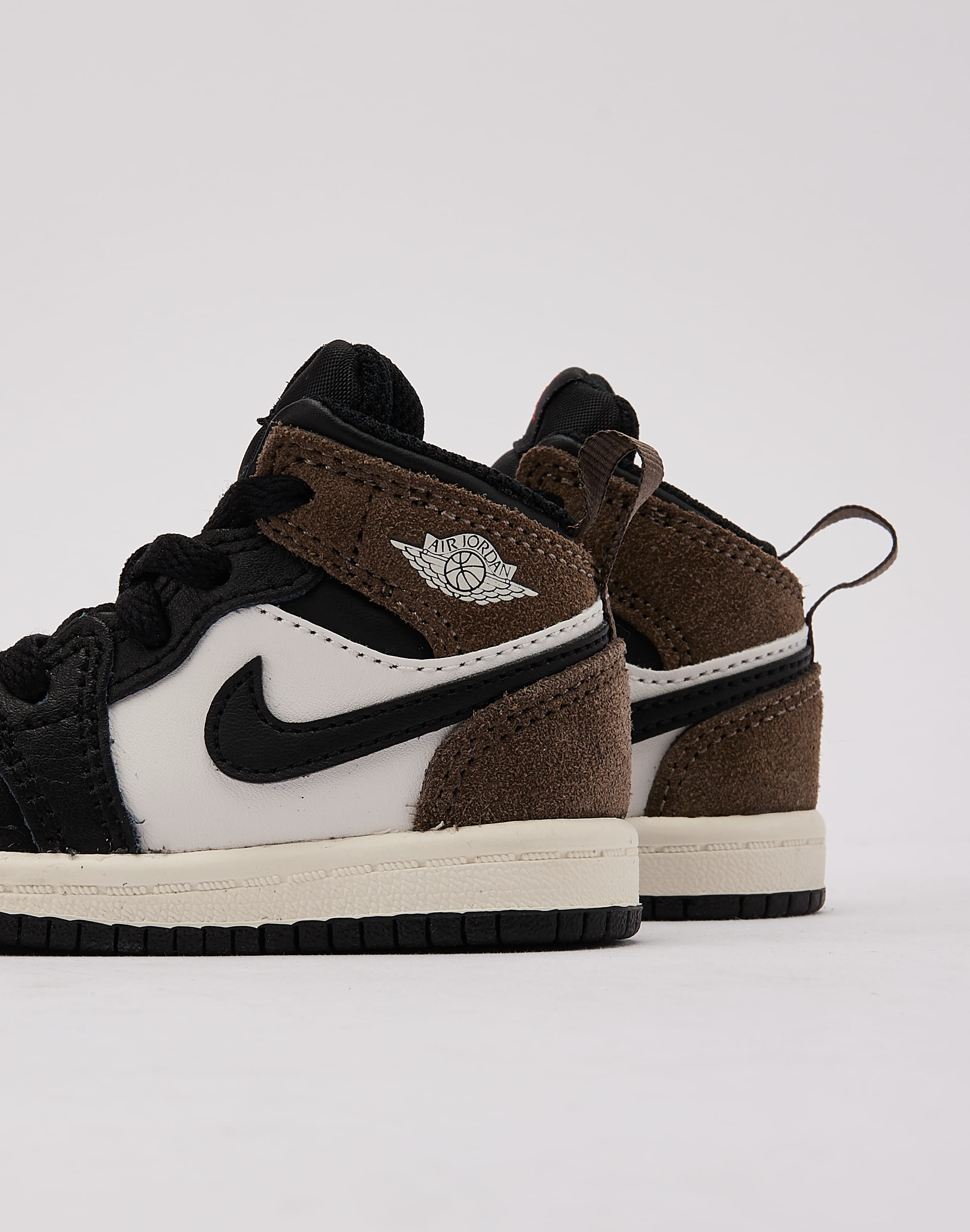 Photo of Jordan Air Jordan 1 Mid Toddler