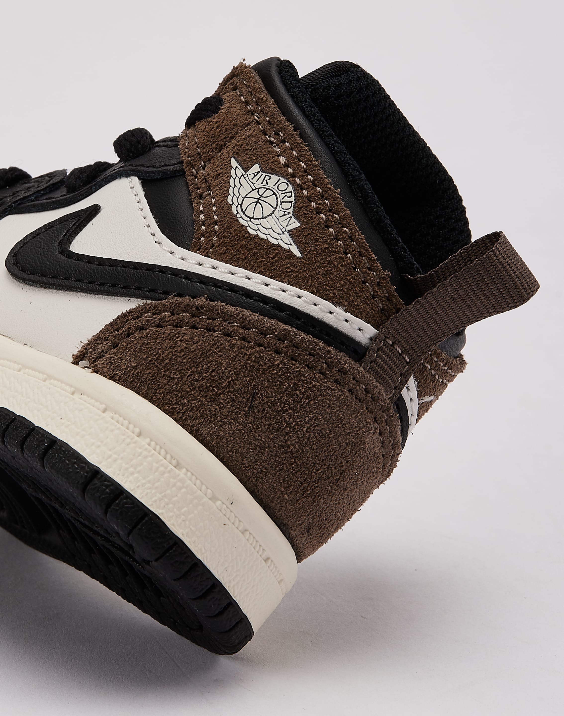 Photo of Jordan Air Jordan 1 Mid Toddler