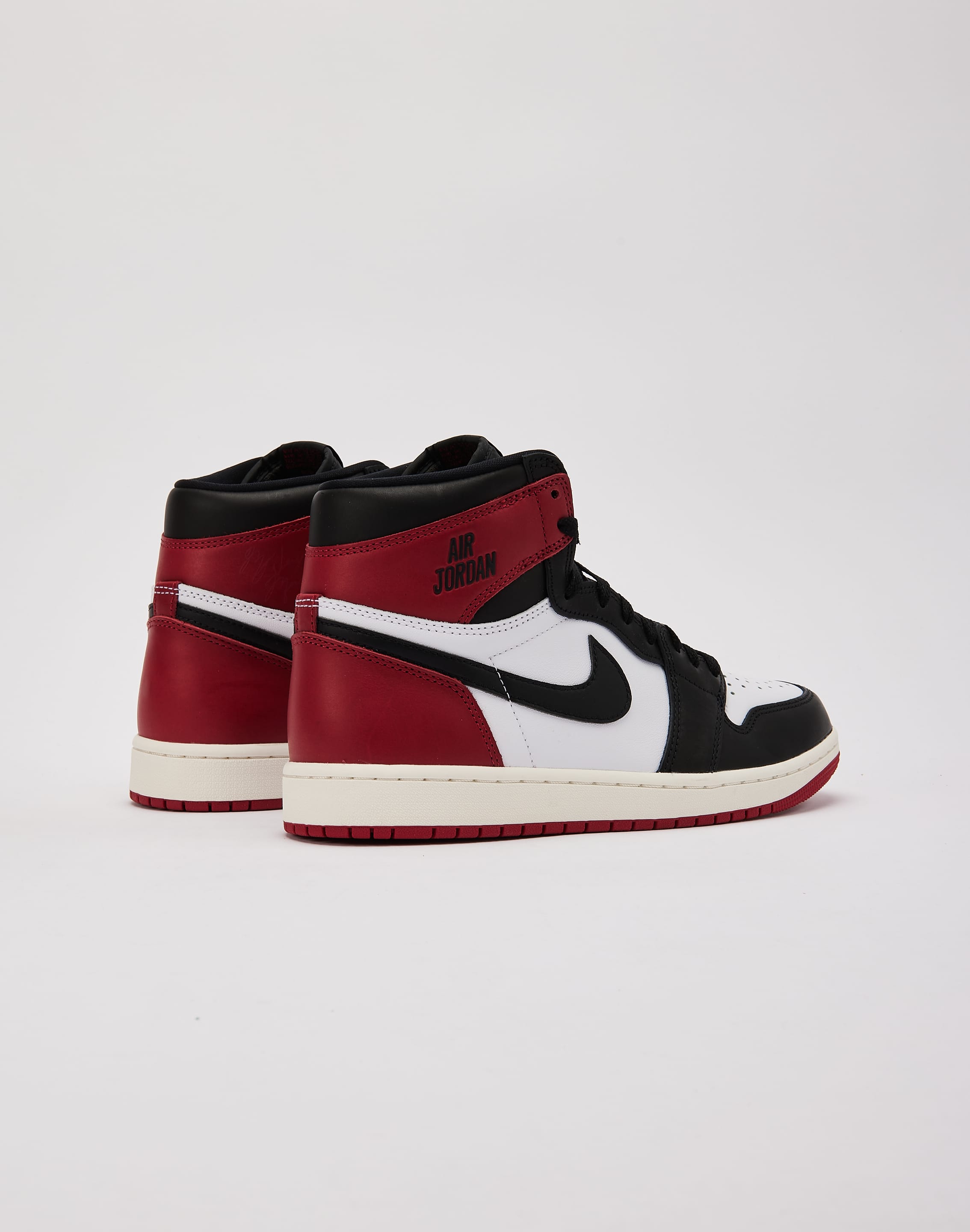 Jordan Air Jordan 1 Retro High OG 'Black Toe Reimagined'