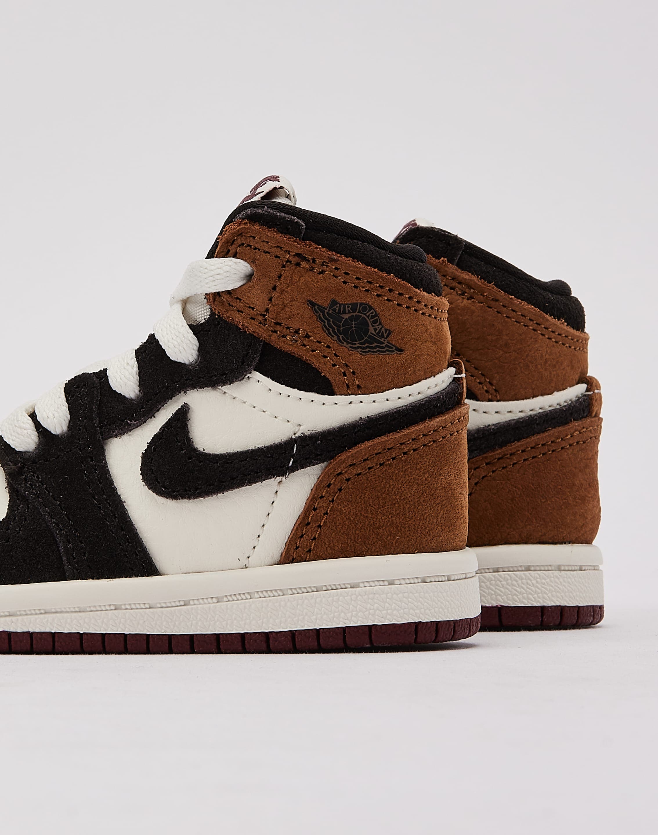 Photo of Jordan Air Jordan 1 Retro High OG 'Love Letter' Toddler
