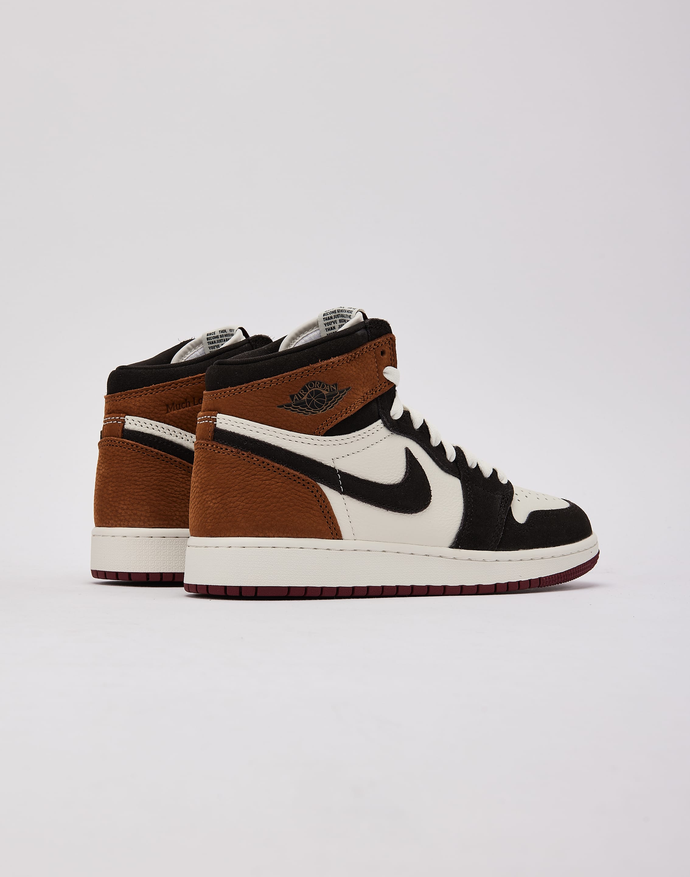 Photo of Jordan Air Jordan 1 Retro High OG 'Love Letter' Grade-School