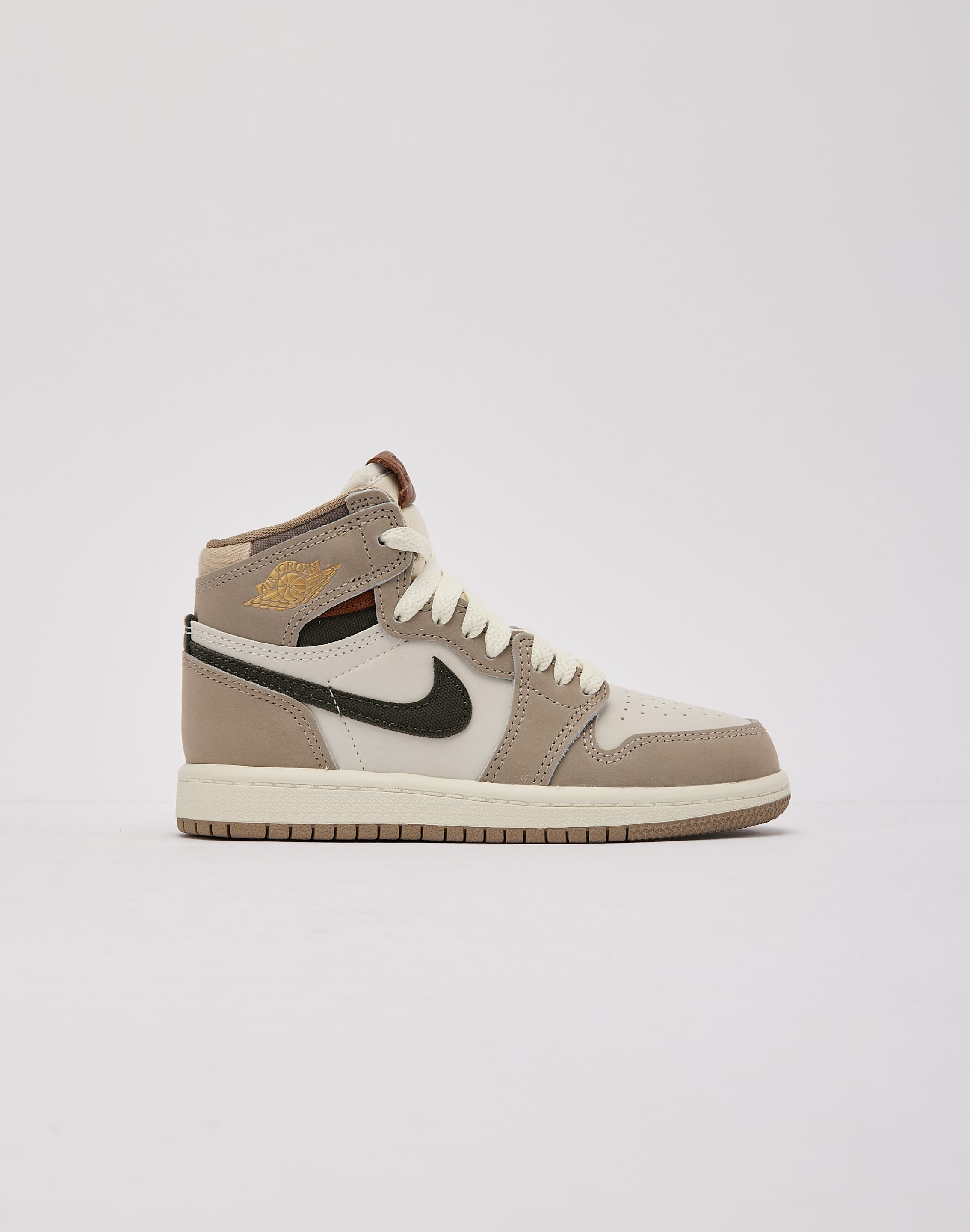 Photo of Jordan Air Jordan 1 Retro High OG 'Khaki and Sail’ Pre-School
