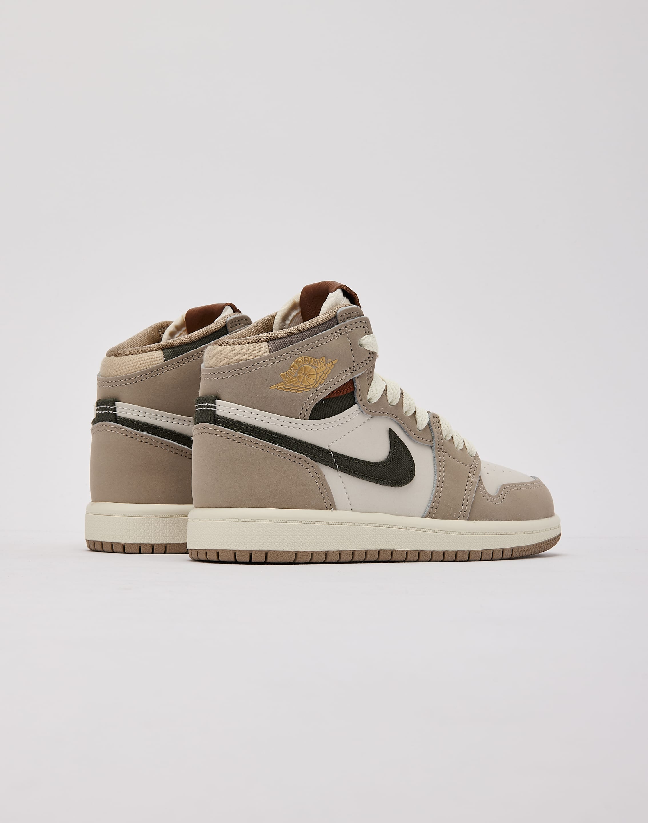 Photo of Jordan Air Jordan 1 Retro High OG 'Khaki and Sail’ Pre-School