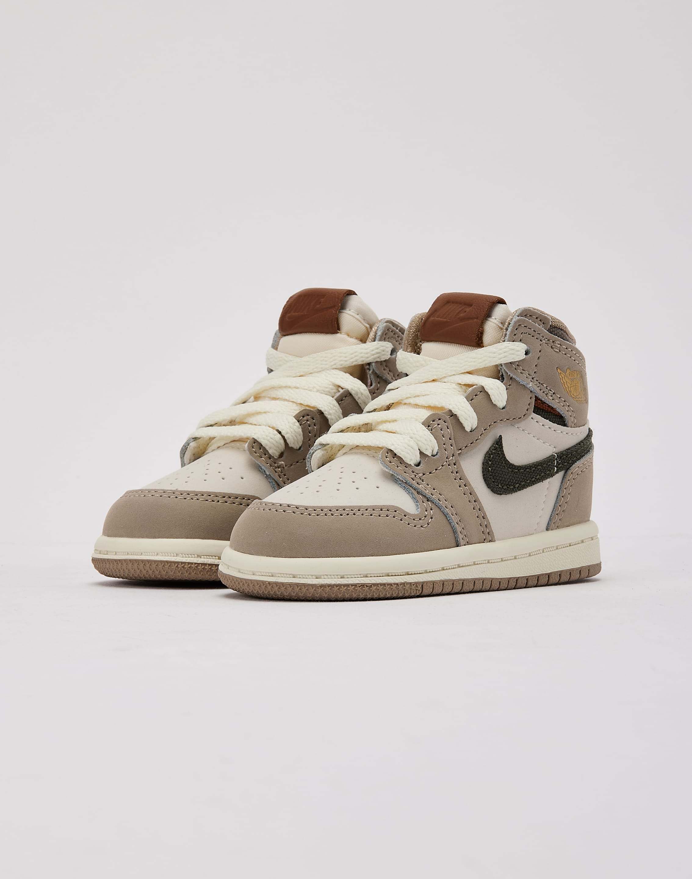 Photo of Jordan Air Jordan 1 Retro High OG 'Khaki and Sail’ Toddler