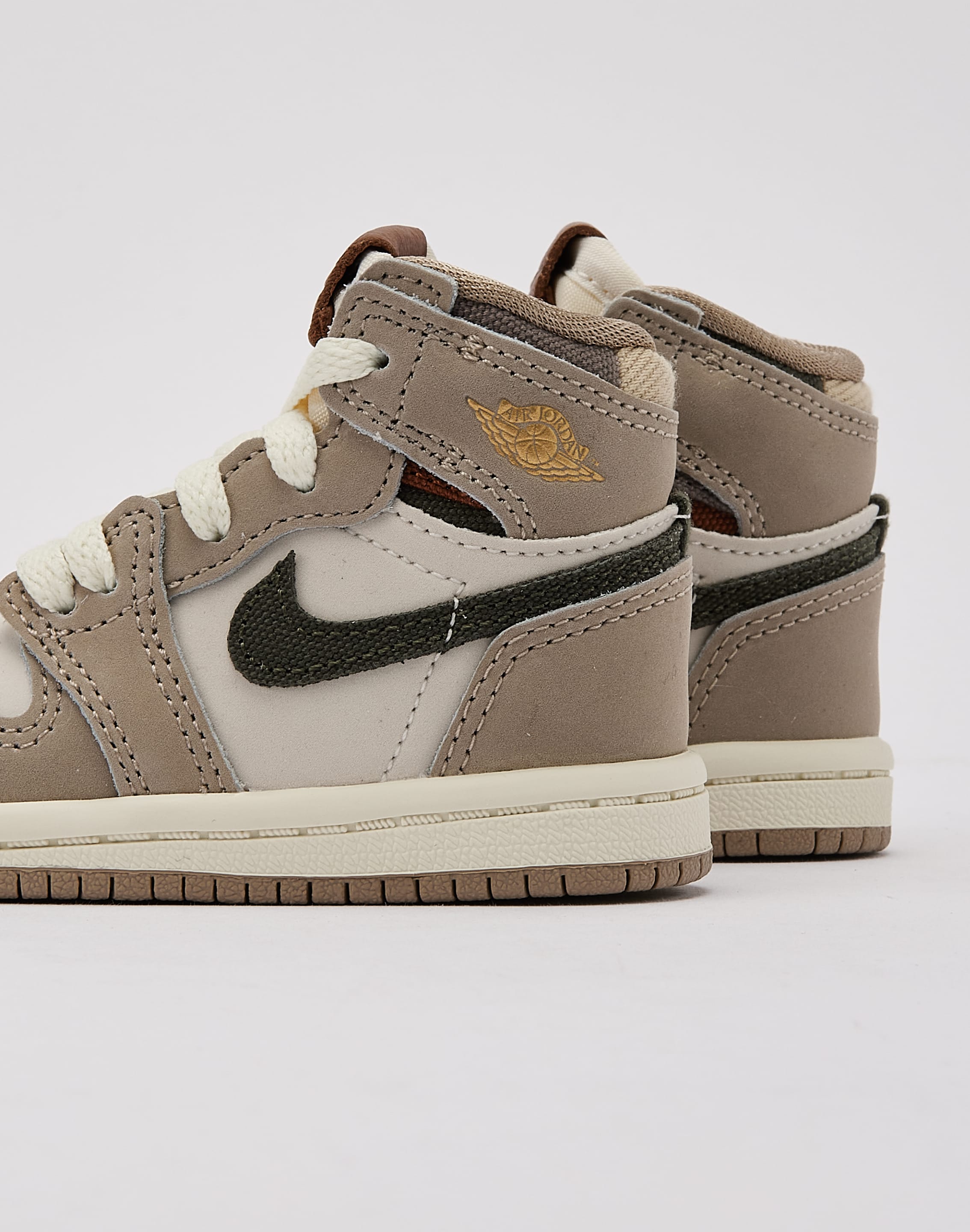 Photo of Jordan Air Jordan 1 Retro High OG 'Khaki and Sail’ Toddler