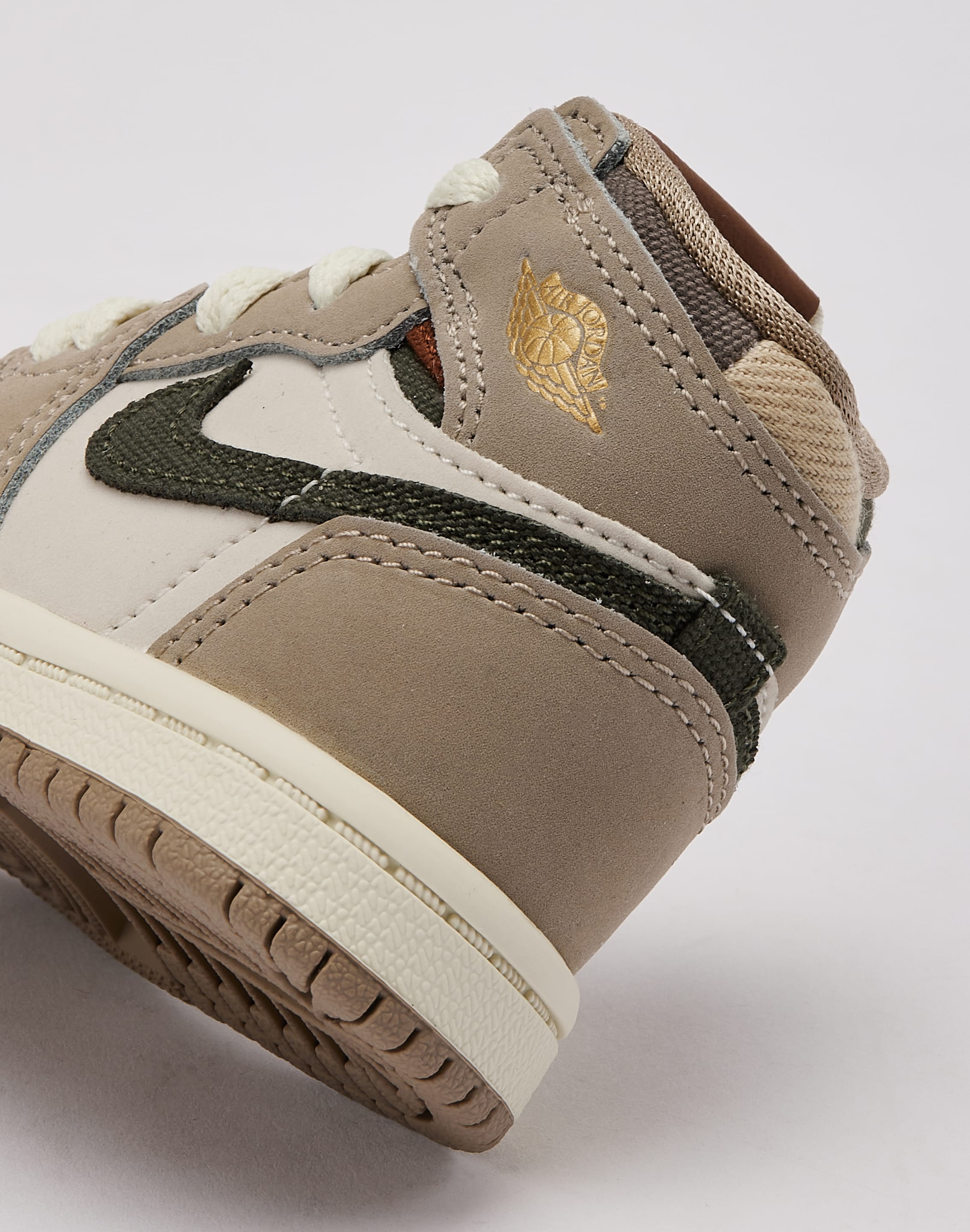 Photo of Jordan Air Jordan 1 Retro High OG 'Khaki and Sail’ Toddler