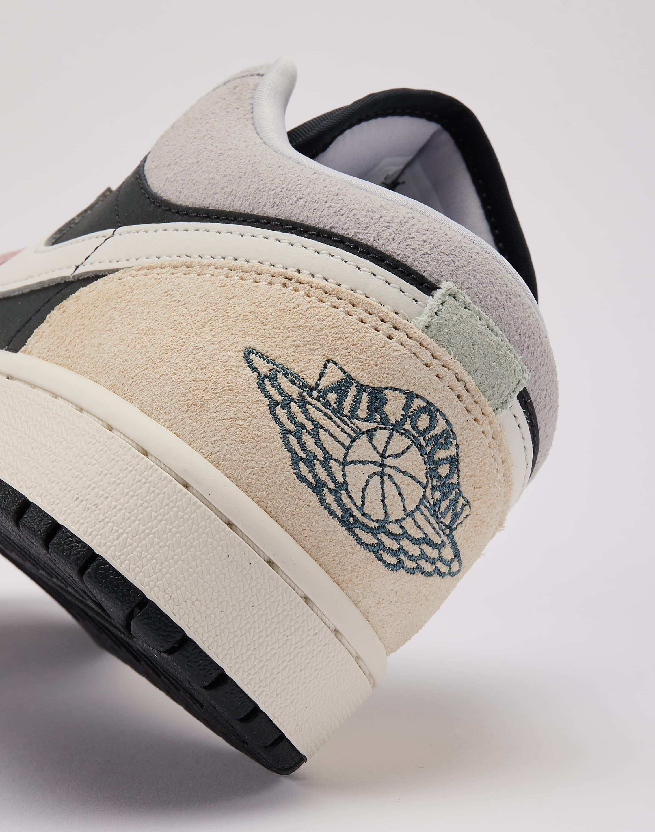 Photo of Jordan Air Jordan 1 Low SE