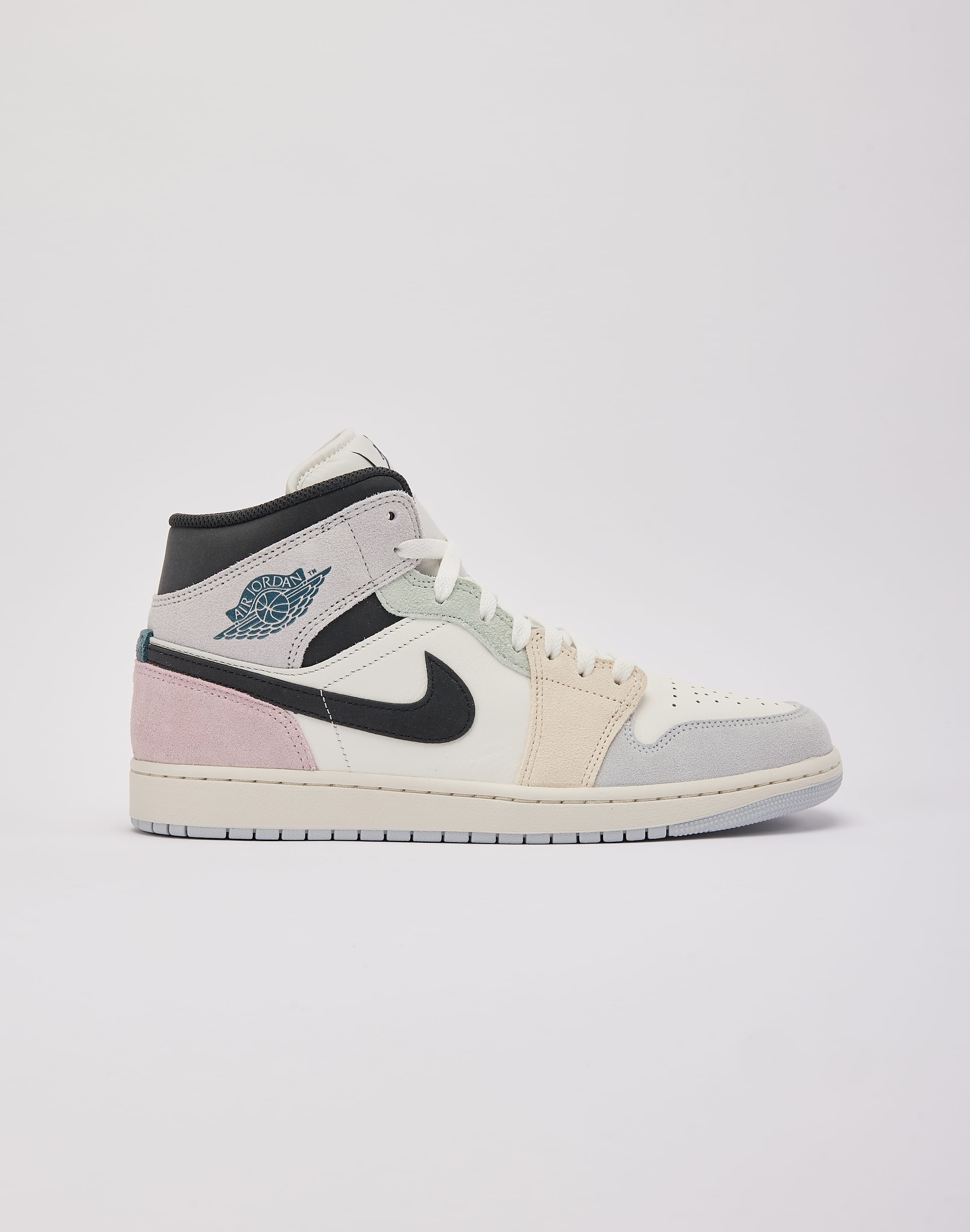 Photo of Jordan Air Jordan 1 Mid SE