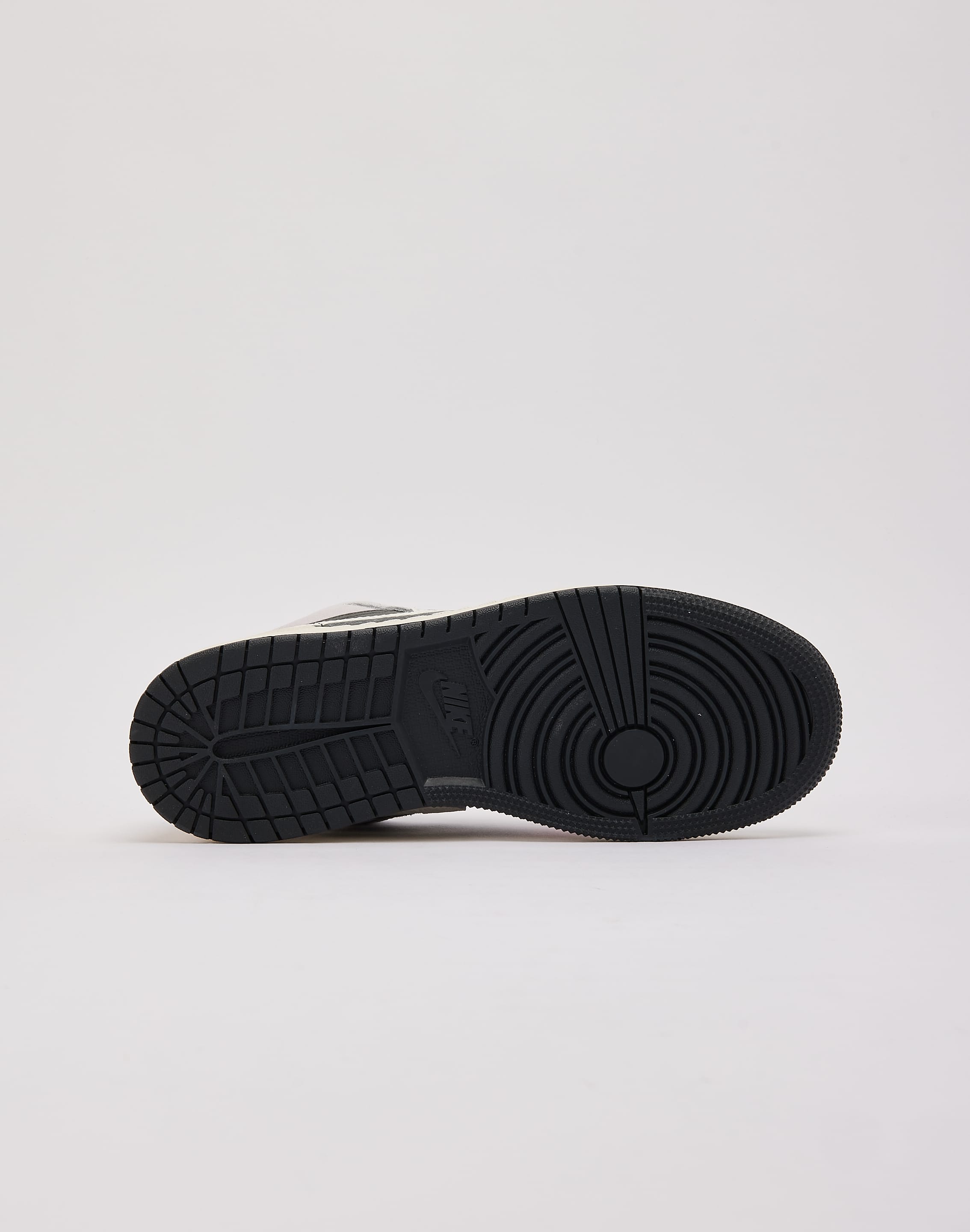 Photo of Jordan Air Jordan 1 Low SE Grade-School