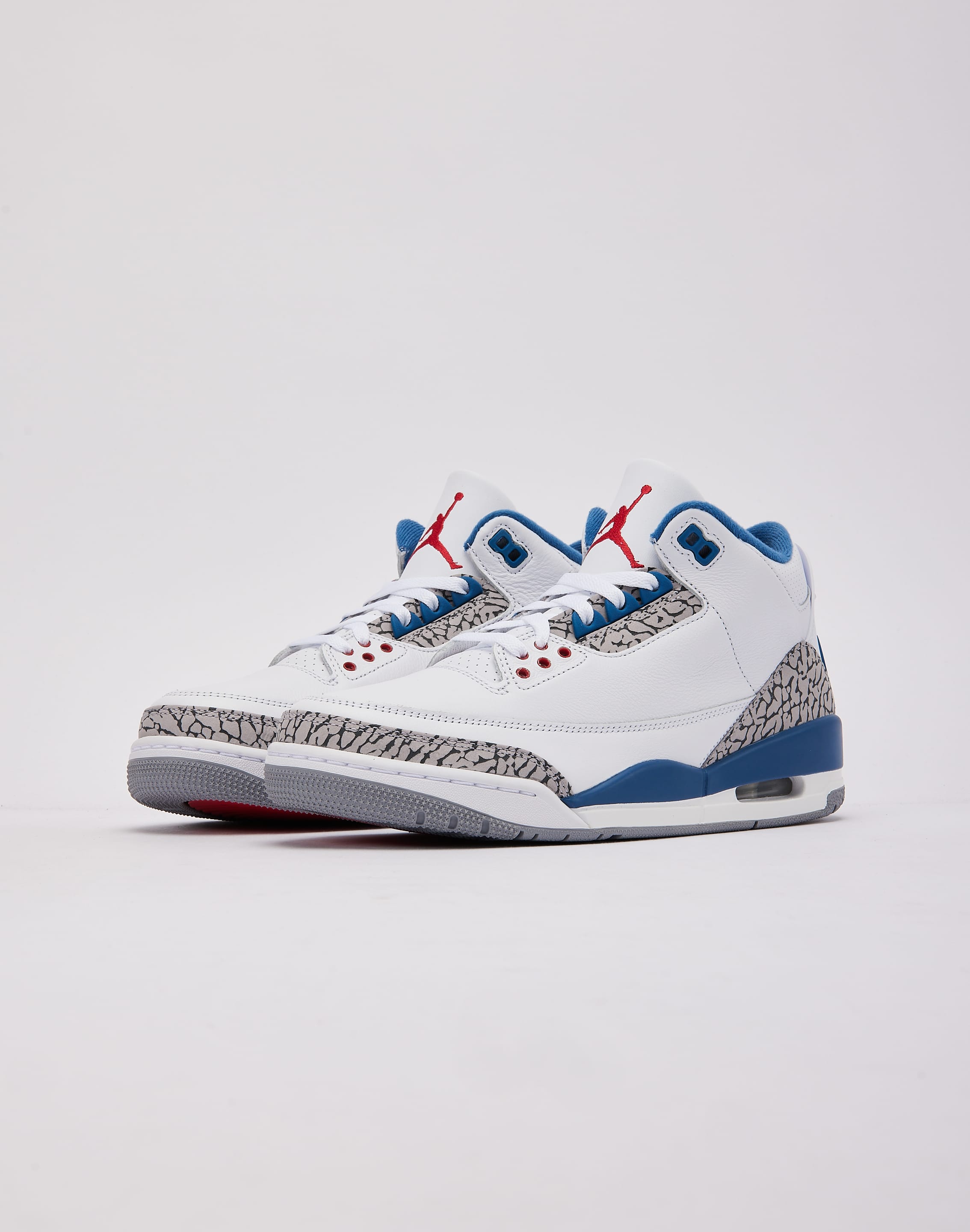 Photo of Jordan  Air Jordan 3 Retro 'True Blue'