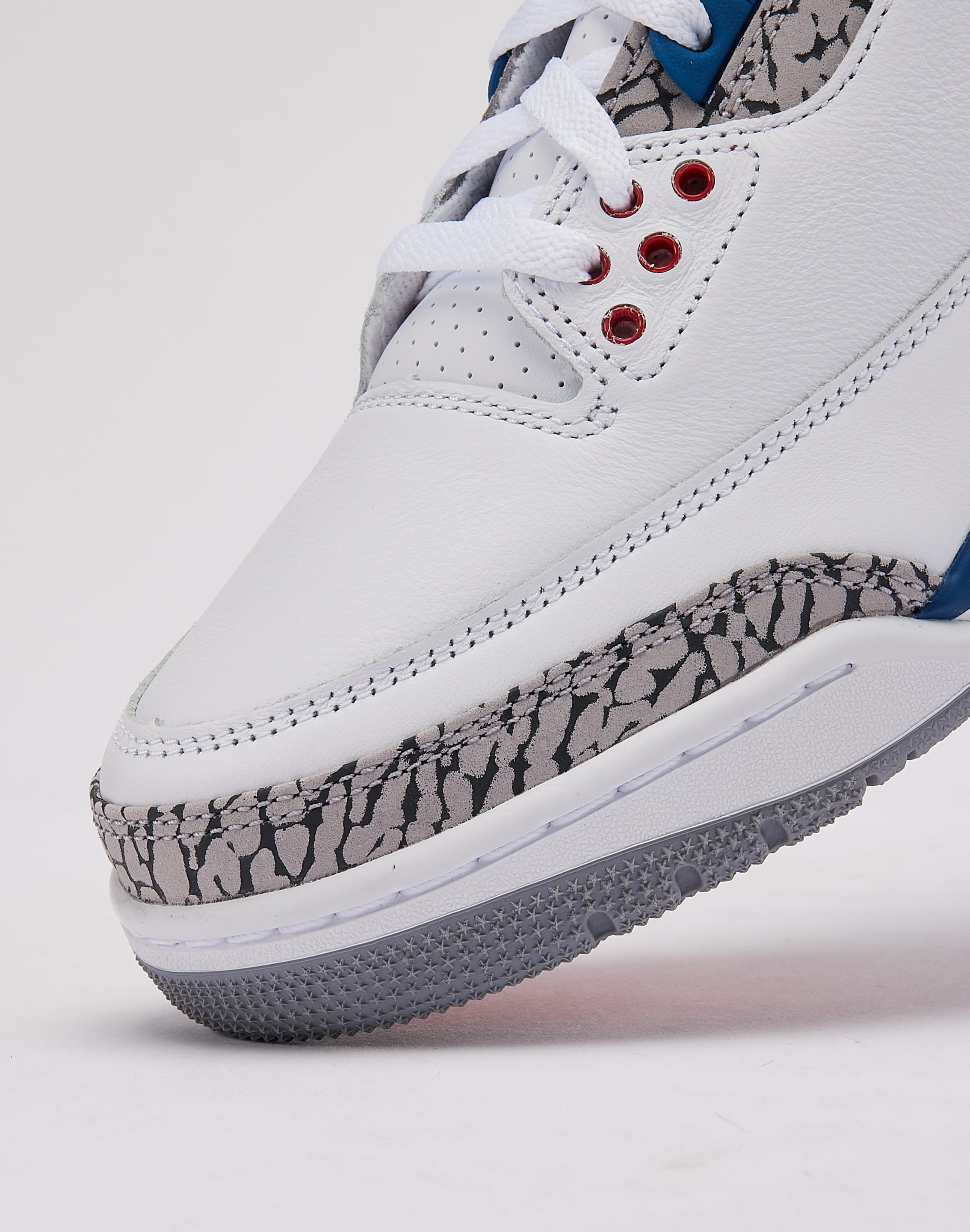 Photo of Jordan  Air Jordan 3 Retro 'True Blue'