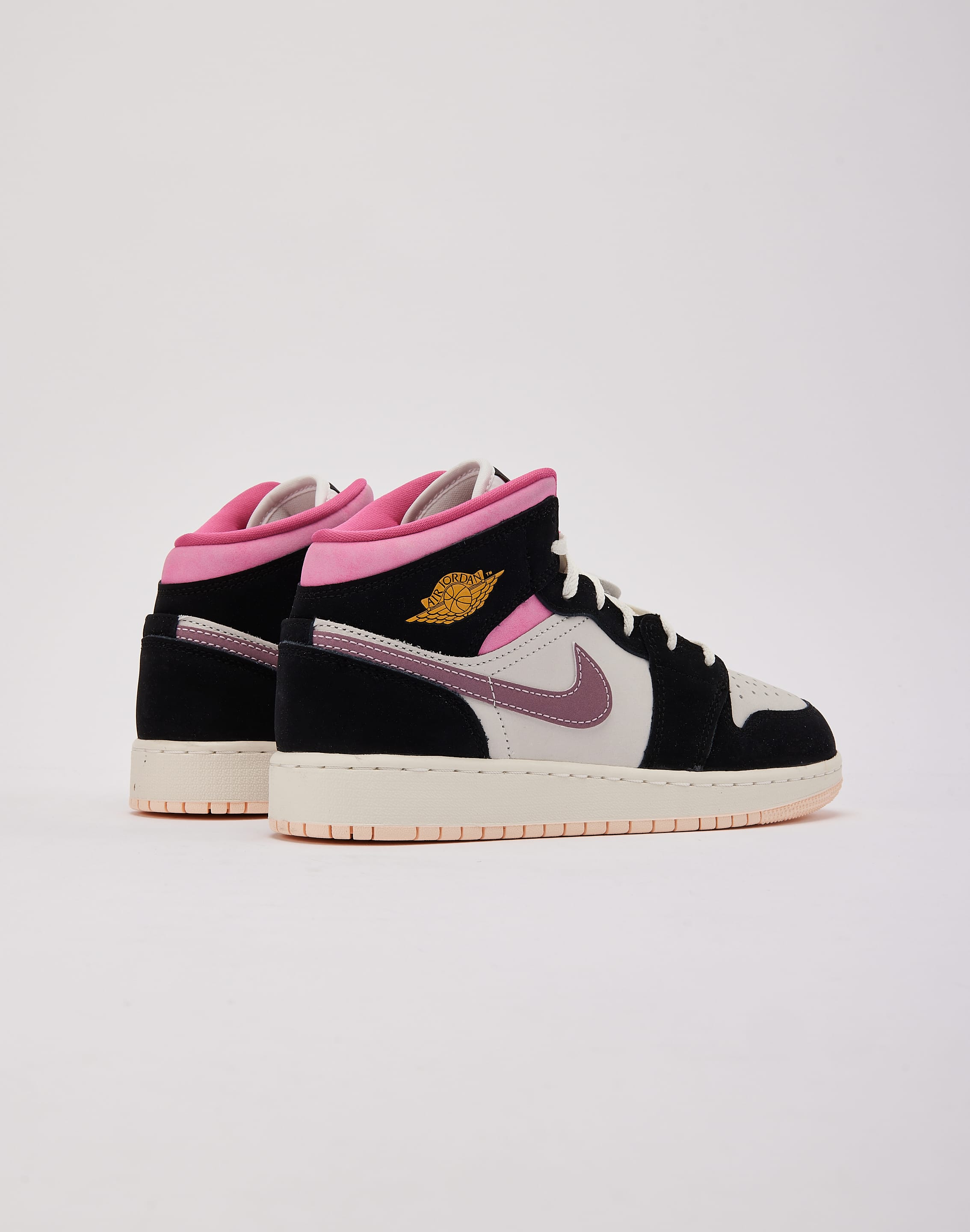 Photo of Jordan Air Jordan 1 Mid SE Grade-School