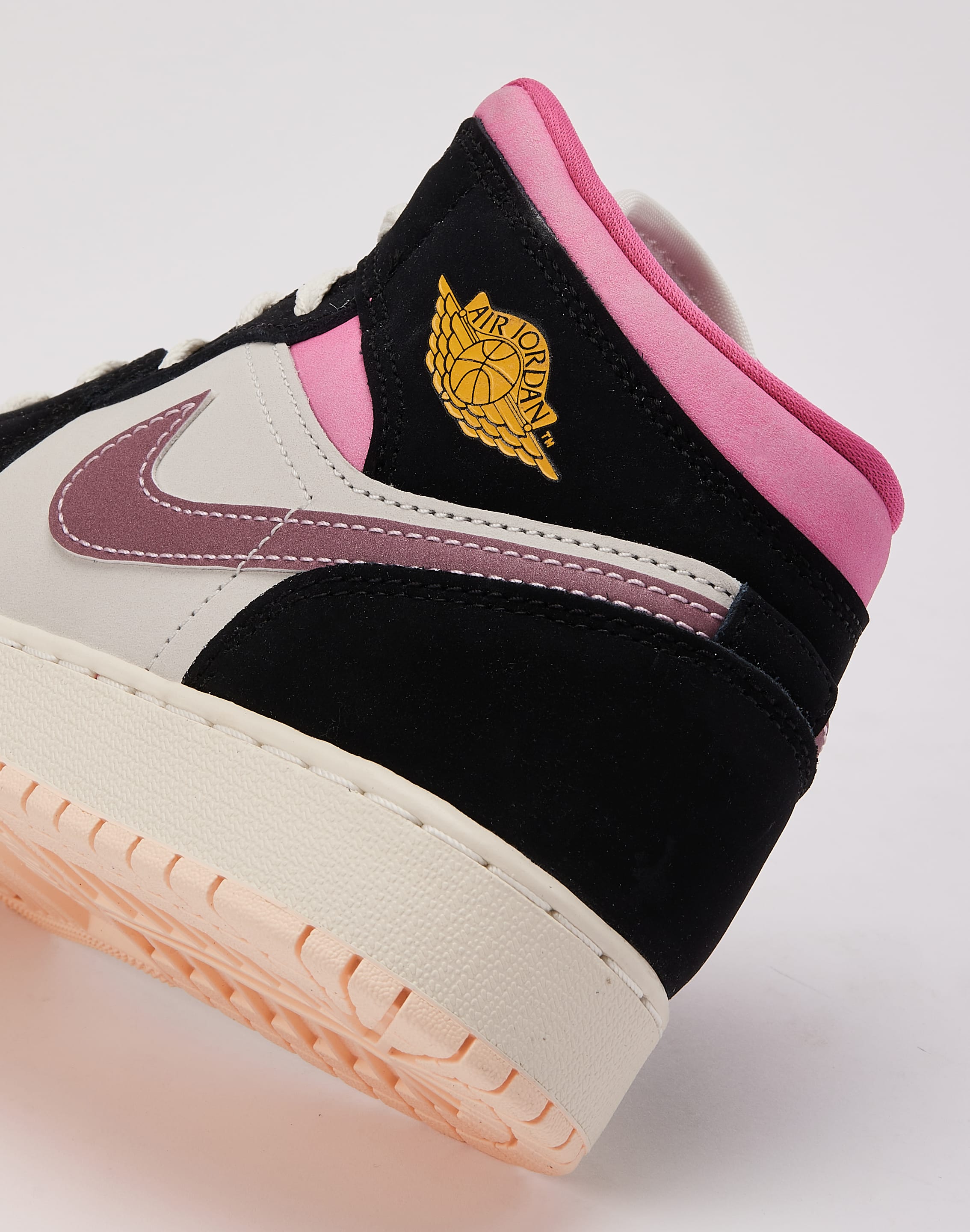 Photo of Jordan Air Jordan 1 Mid SE Grade-School