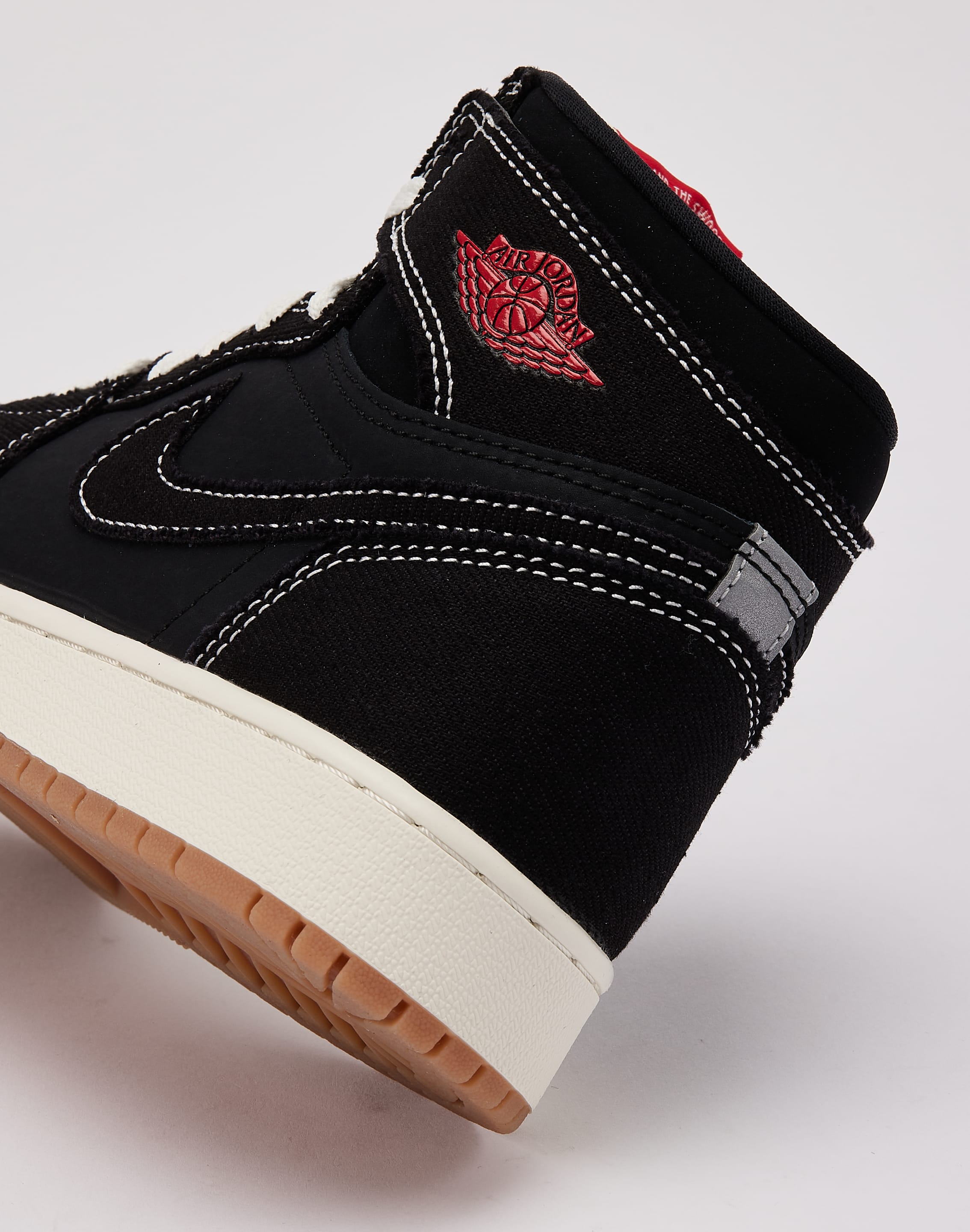 Photo of Jordan Air Jordan 1 Retro High OG 'Flight Club' Grade-School