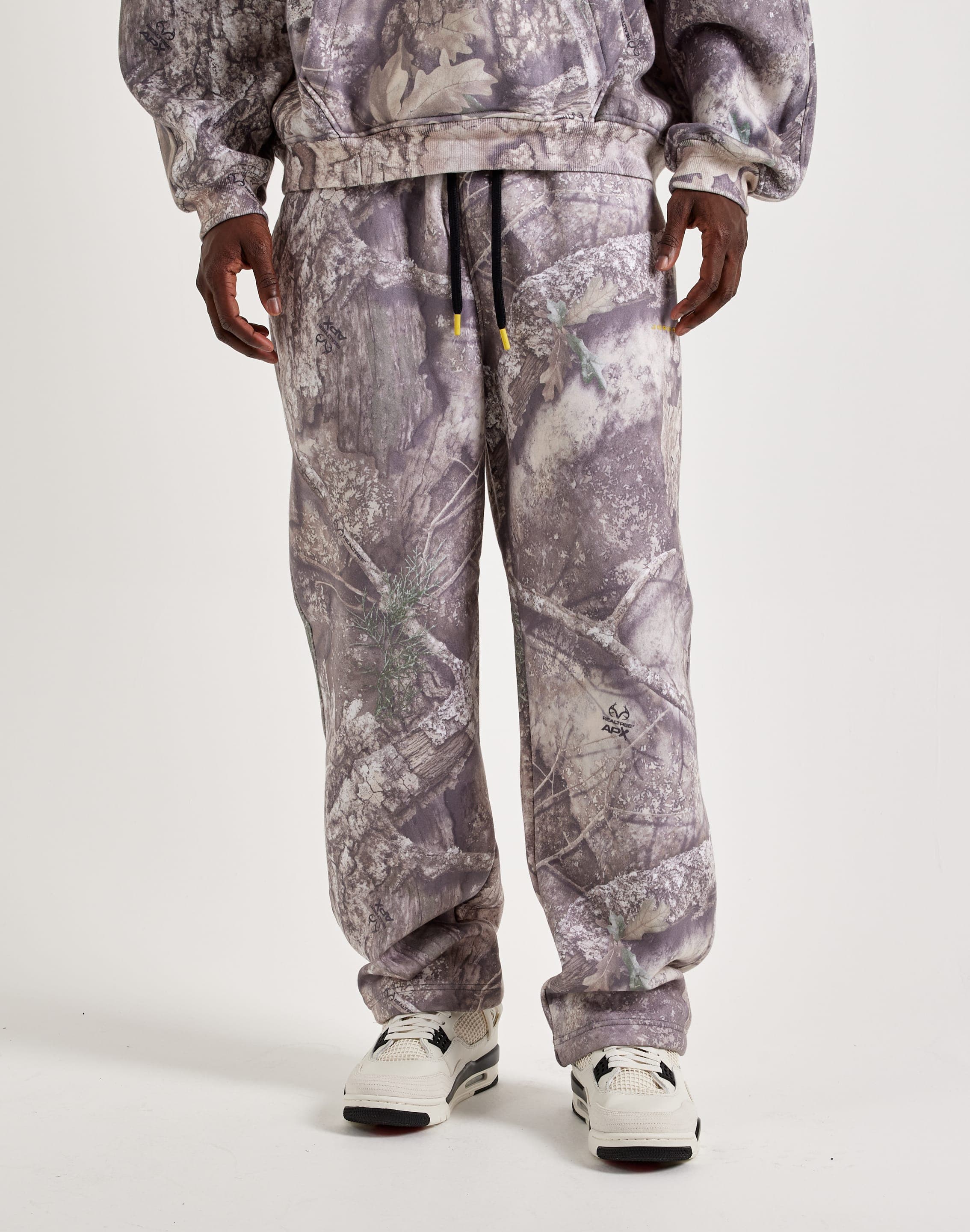 Photo of Jordan Brooklyn Fleece Realtree Open-Hem Pants