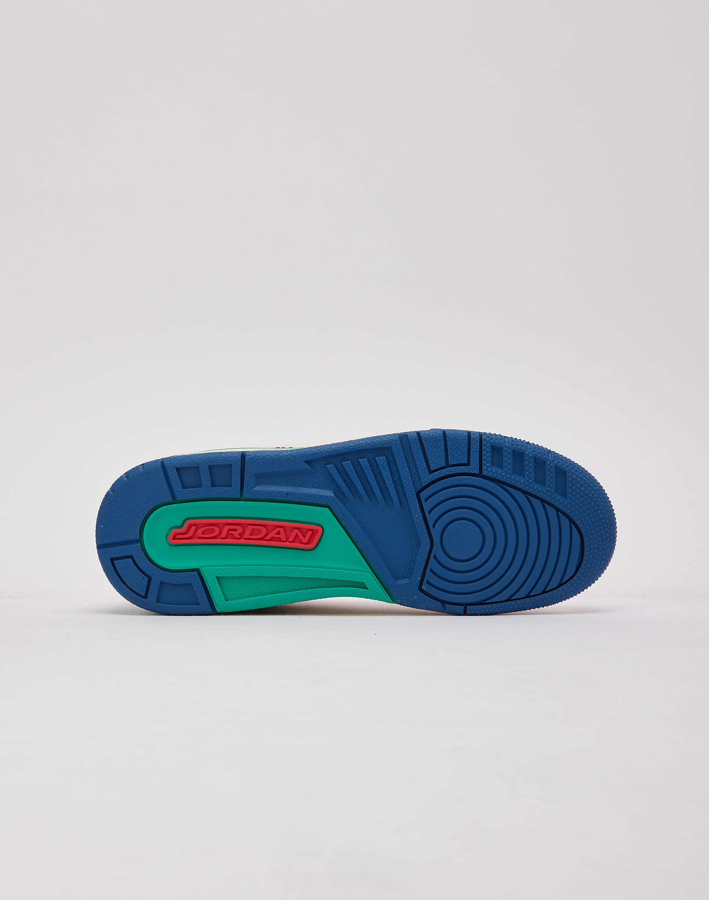 Photo of Jordan Air Jordan 3 Retro 'Play Your Way' Grade-School