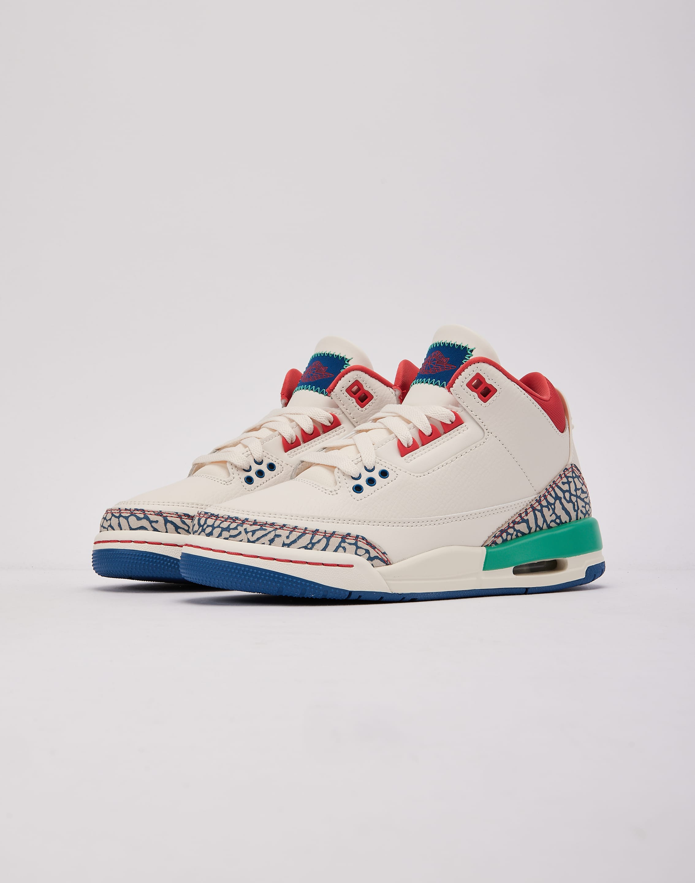 Photo of Jordan Air Jordan 3 Retro 'Play Your Way' Grade-School