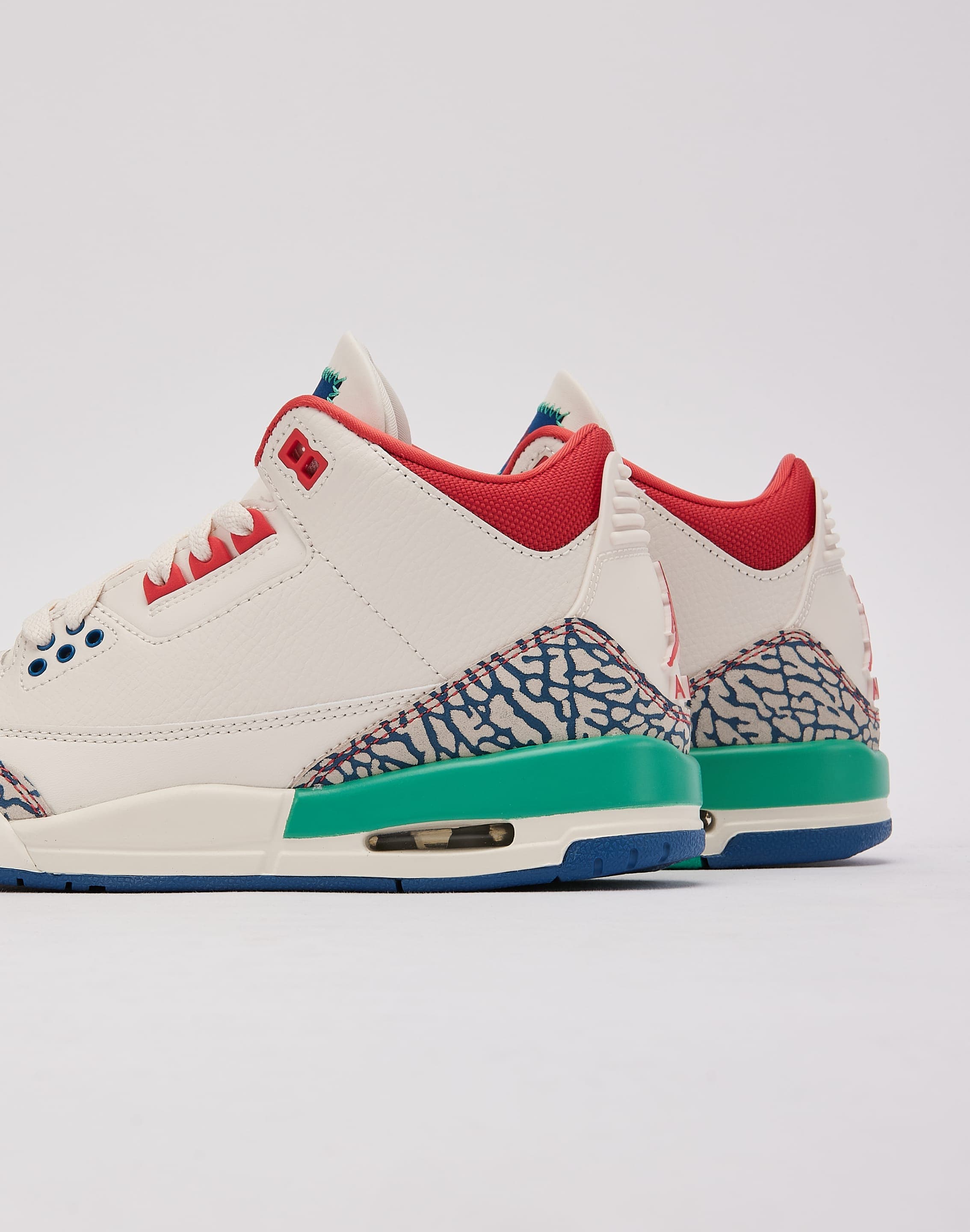 Photo of Jordan Air Jordan 3 Retro 'Play Your Way' Grade-School