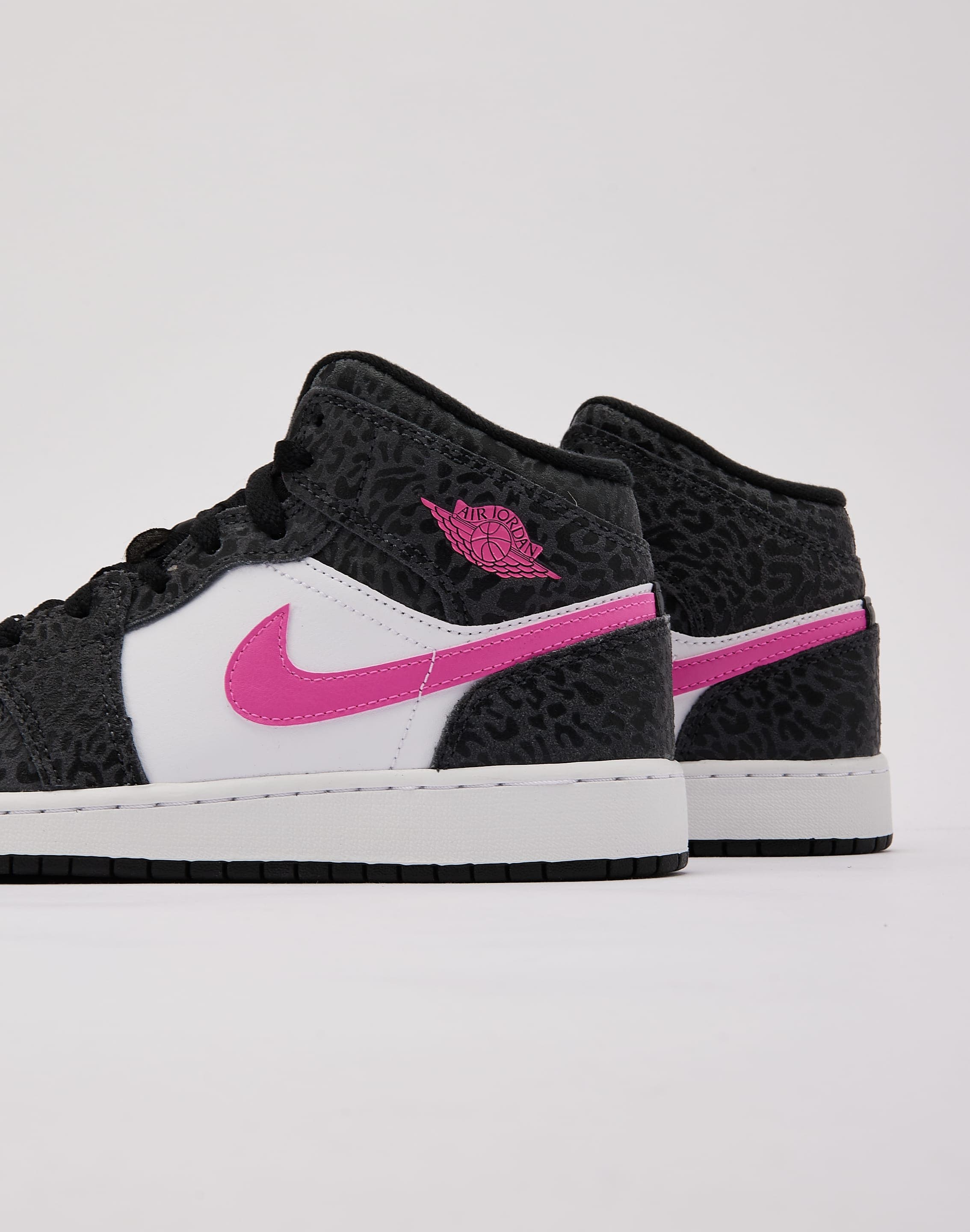 Jordan Air Jordan 1 Mid SE Grade-School, image 6 of 6
