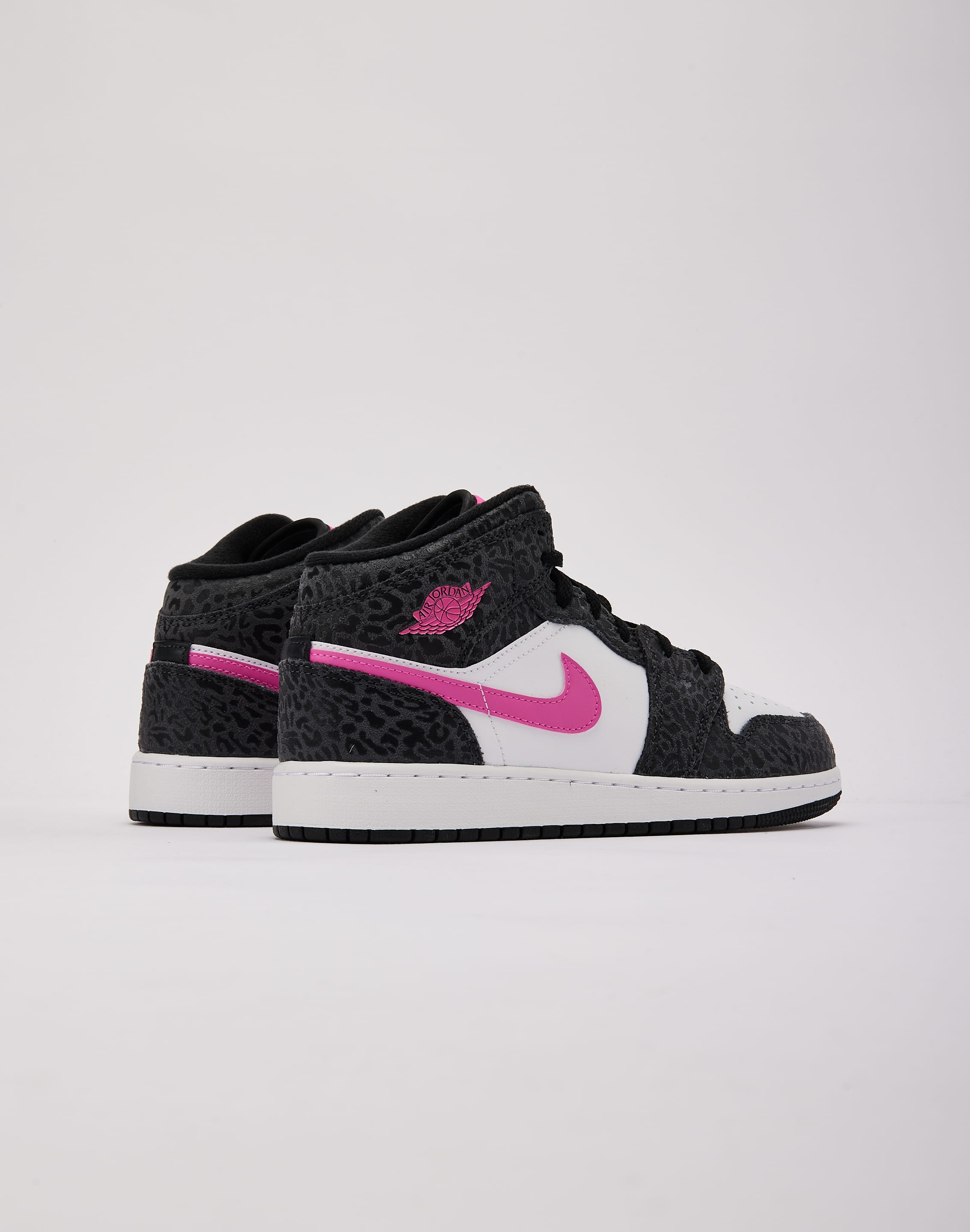 Jordan Air Jordan 1 Mid SE Grade-School, image 3 of 6