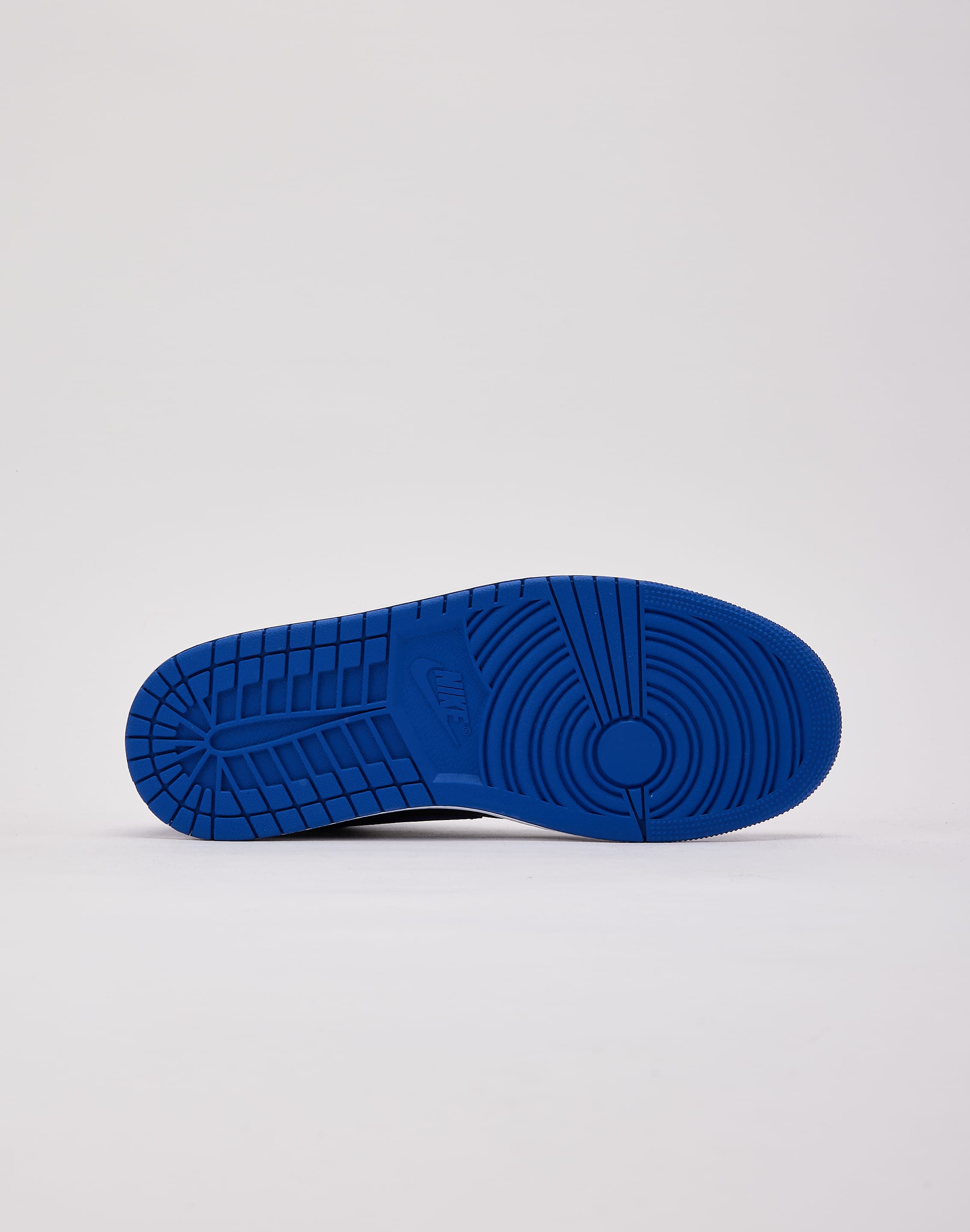 Photo of Jordan Air Jordan 1 Retro High OG 'Royal' Grade-School