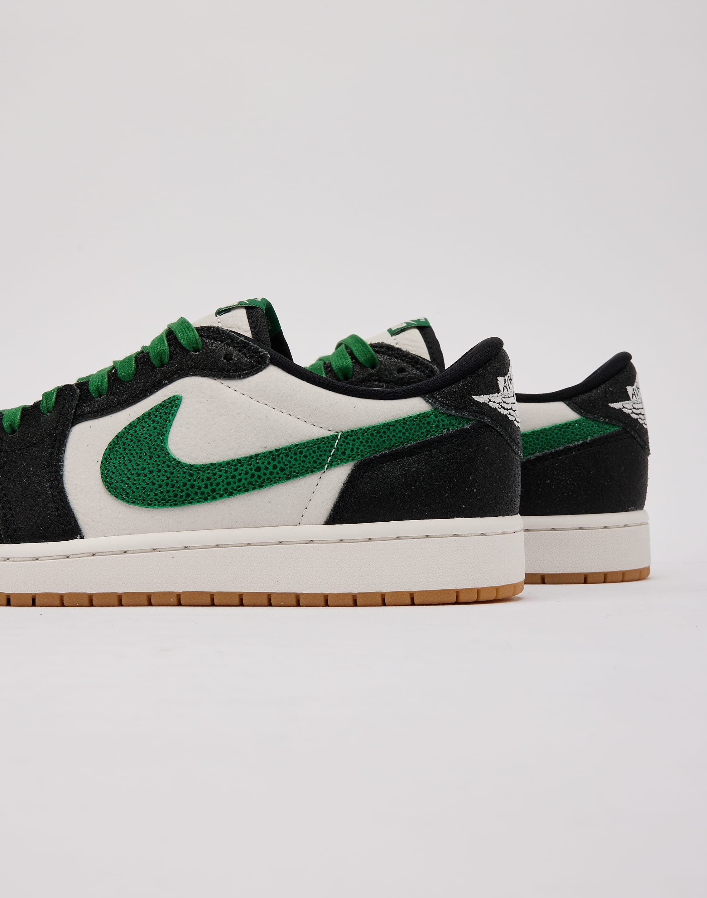 Photo of Jordan Air Jordan 1 Retro Low OG 'Phantom and Pine Green'
