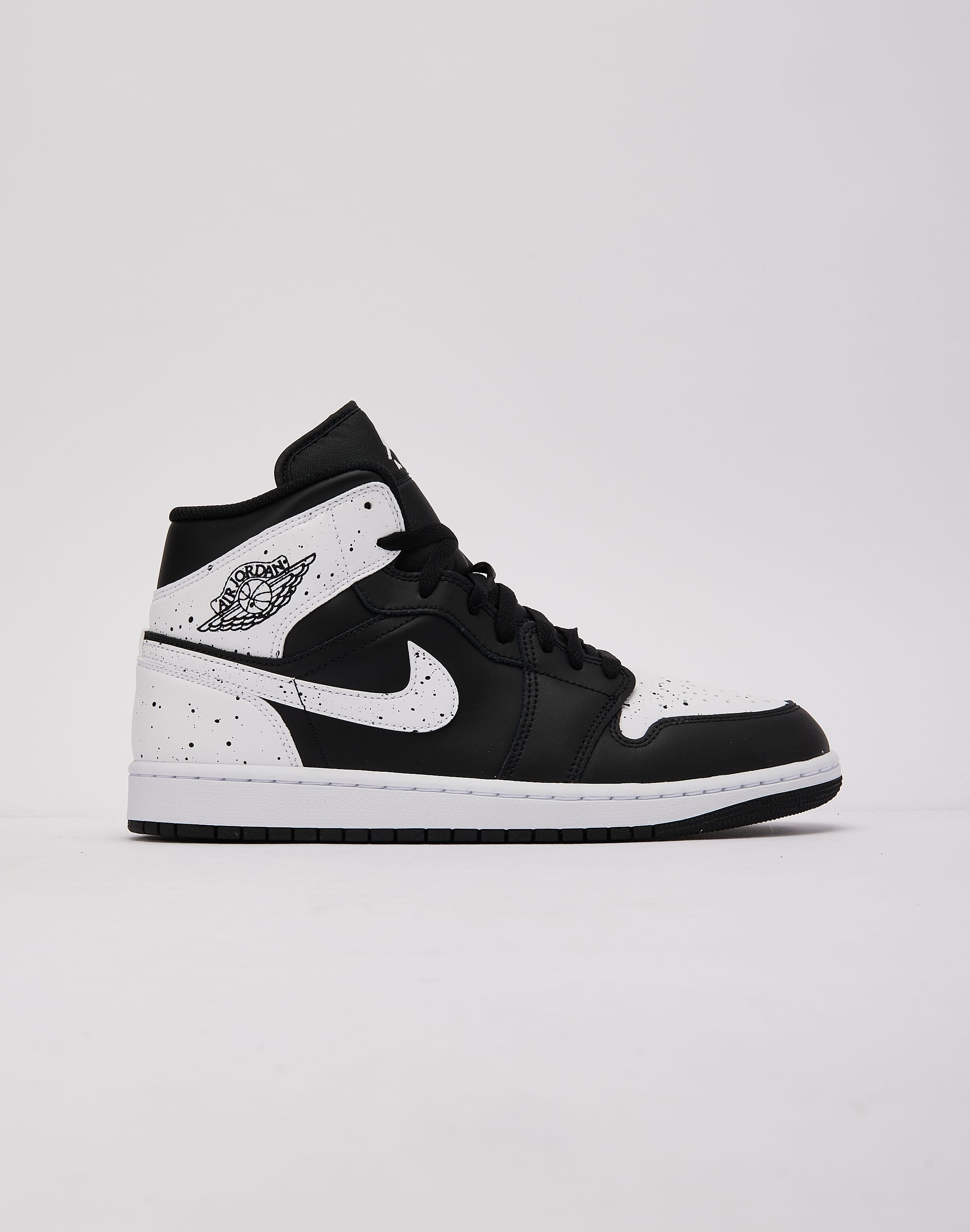 Photo of Jordan Air Jordan 1 Mid SE 'Oreo'