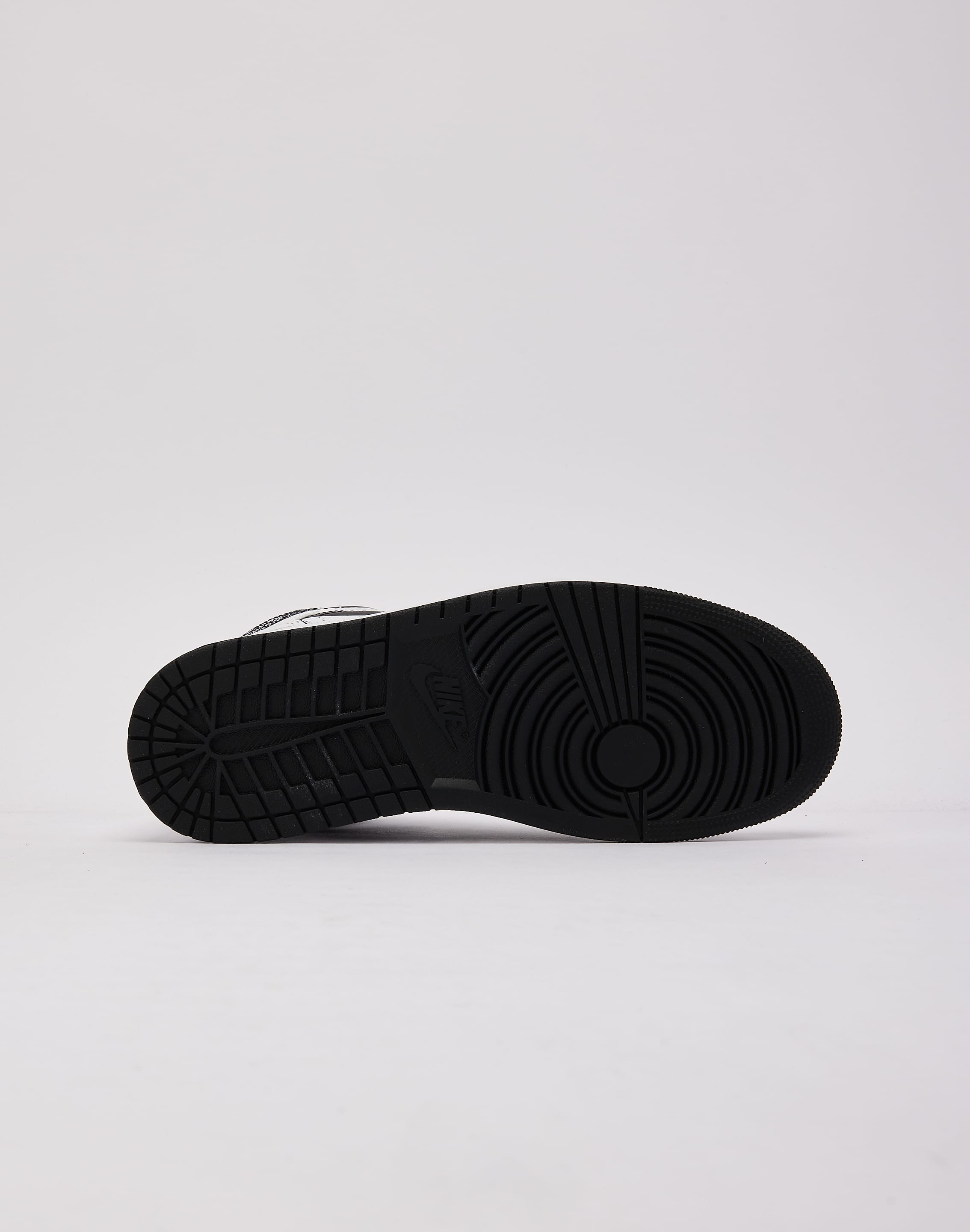 Photo of Jordan Air Jordan 1 Mid SE 'Oreo'