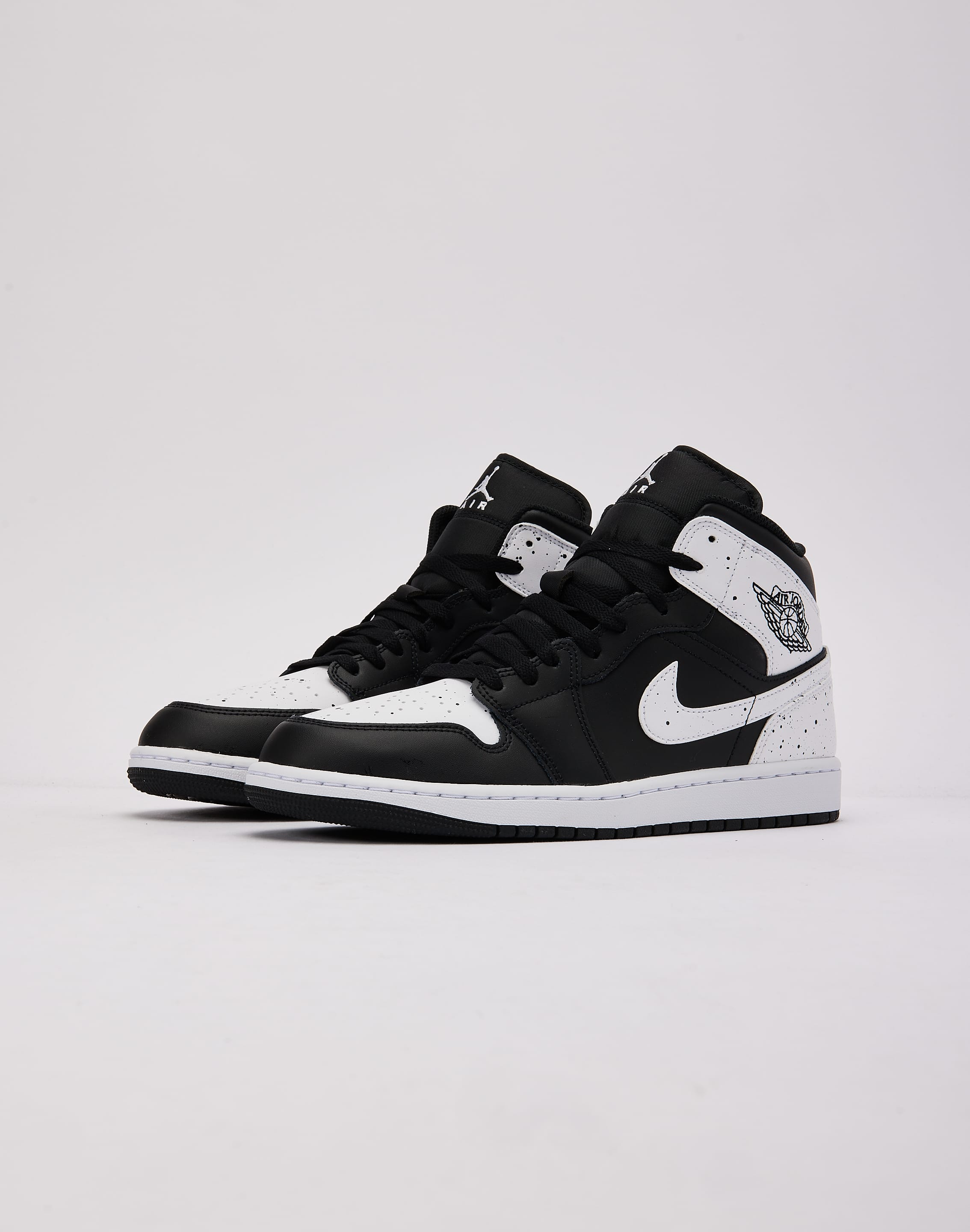 Photo of Jordan Air Jordan 1 Mid SE 'Oreo'