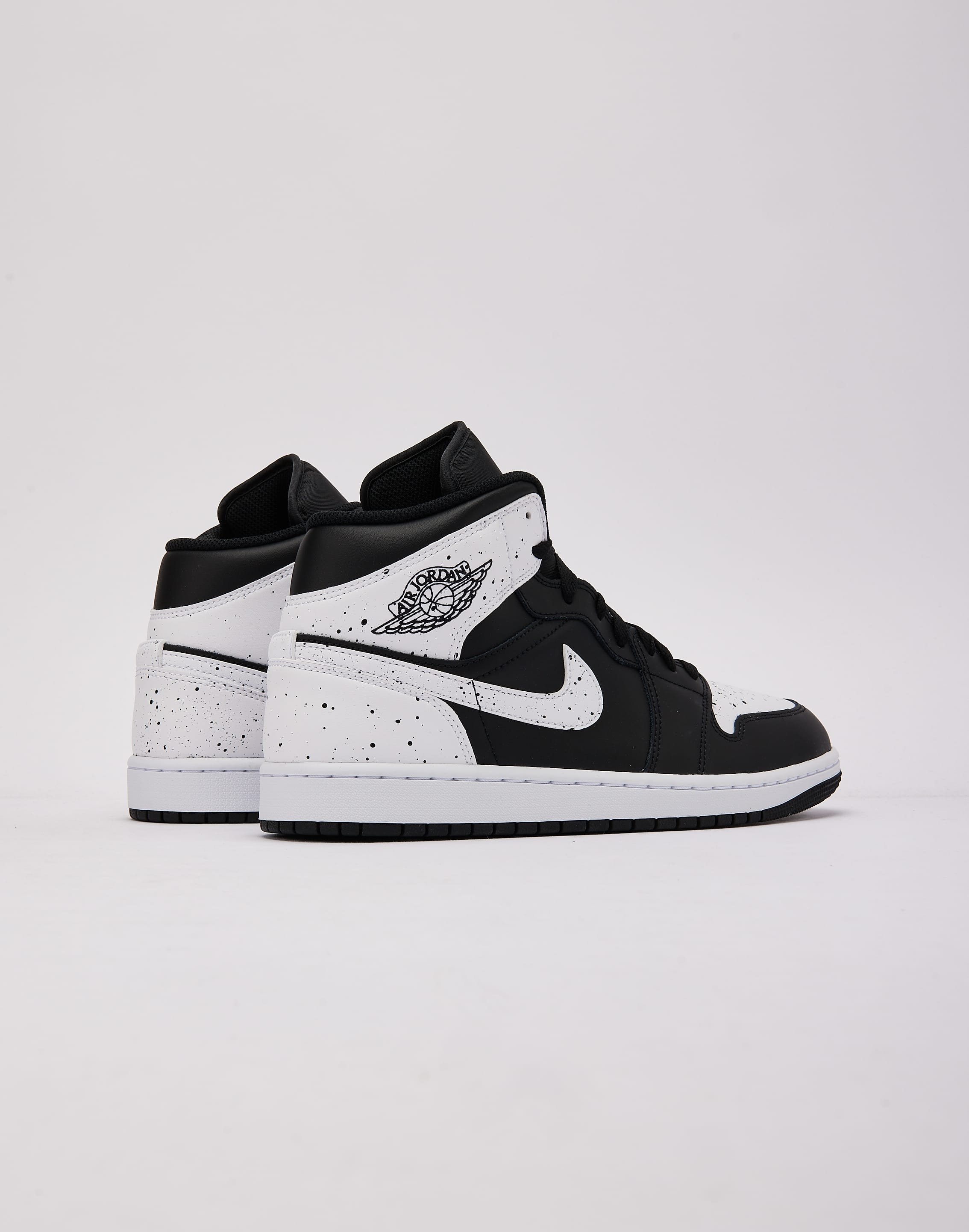 Photo of Jordan Air Jordan 1 Mid SE 'Oreo'